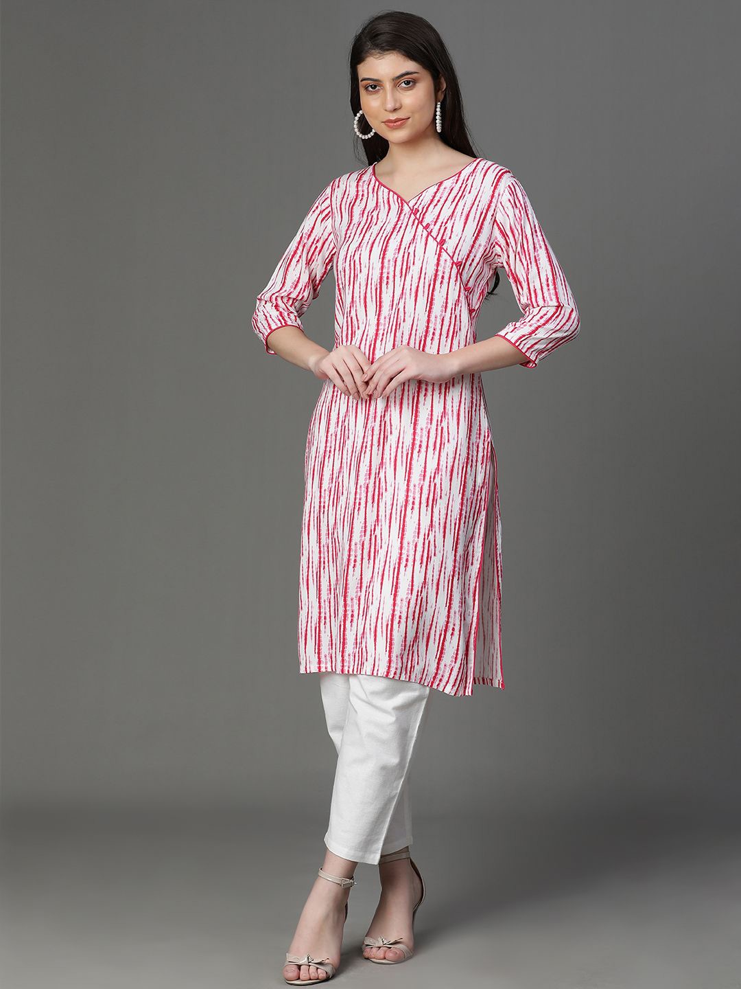 

VEGAL Shibori Printed V-Neck Angrakha Straight Kurta, Pink