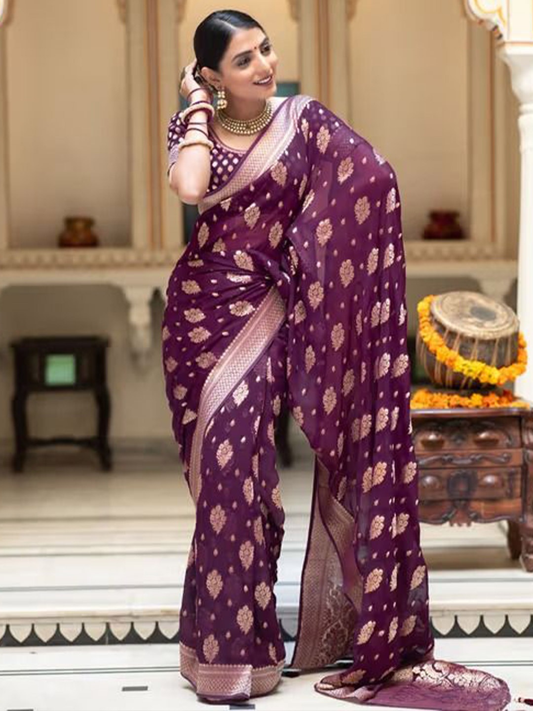 

MAGMINA Woven Design Zari Silk Blend Banarasi Saree, Purple