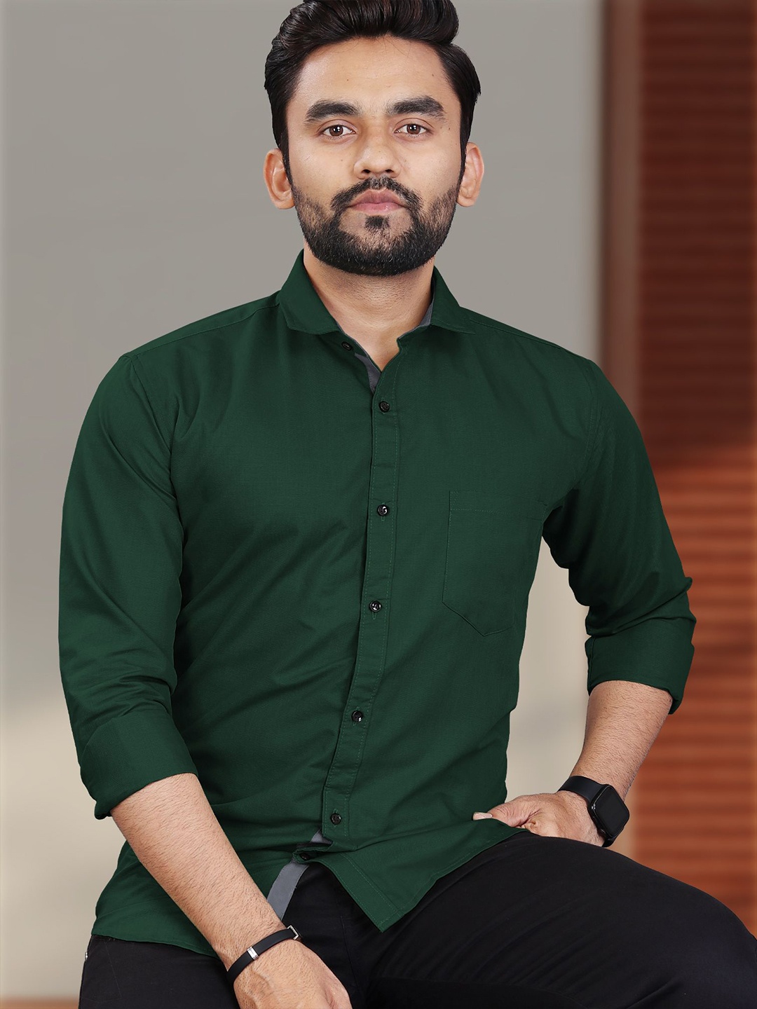 

VeBNoR Men Standard Solid Spread Collar Shirt, Green