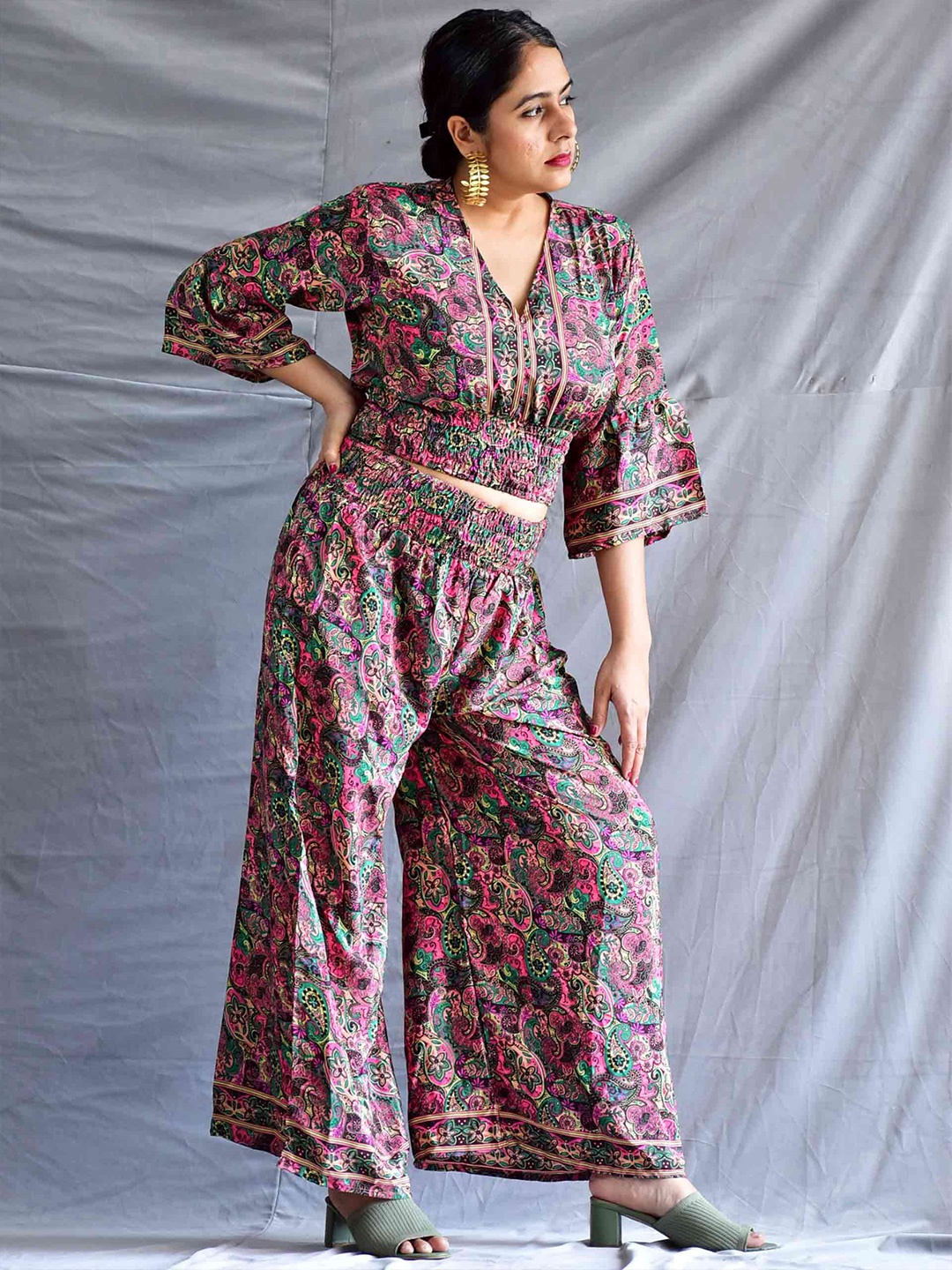 

Sundarii Printed V Neck Top & Palazzo Co-ords, Pink