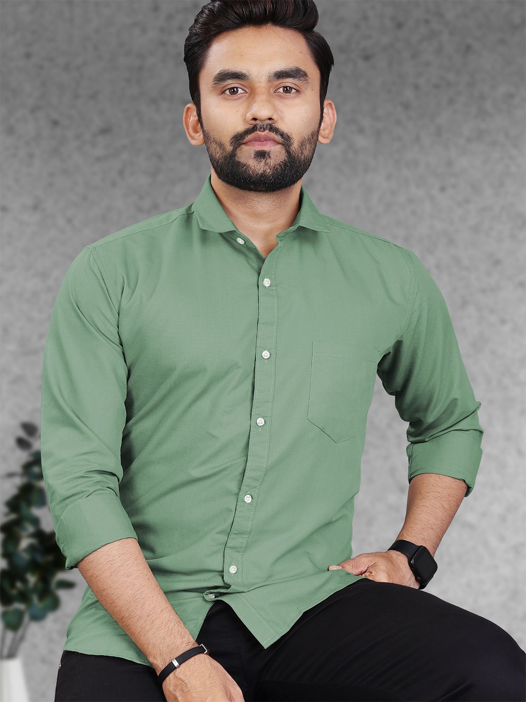 

VeBNoR Men Standard Fit Solid Spread Collar Casual Shirt, Green