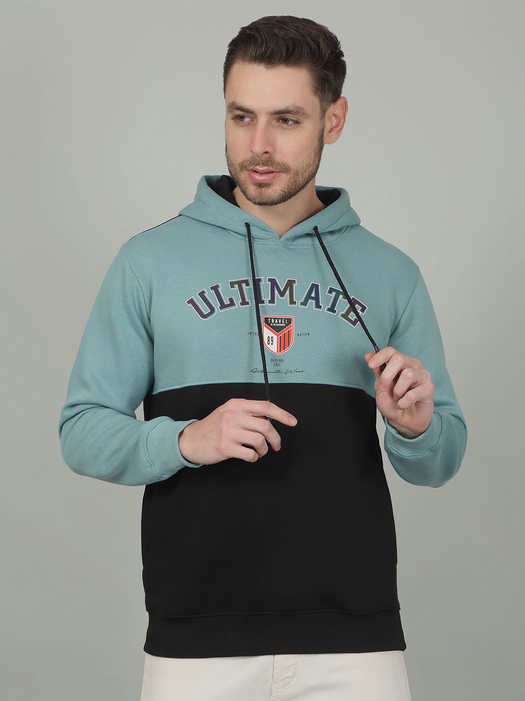 

Cantabil Men Colourblocked Hooded Sweatshirt, Teal