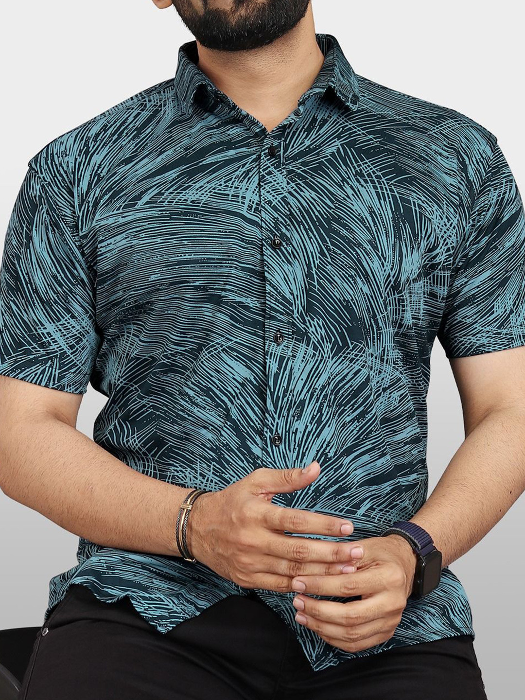 

VeBNoR Men Abstract Printed Standard Fit Casual Shirt, Blue
