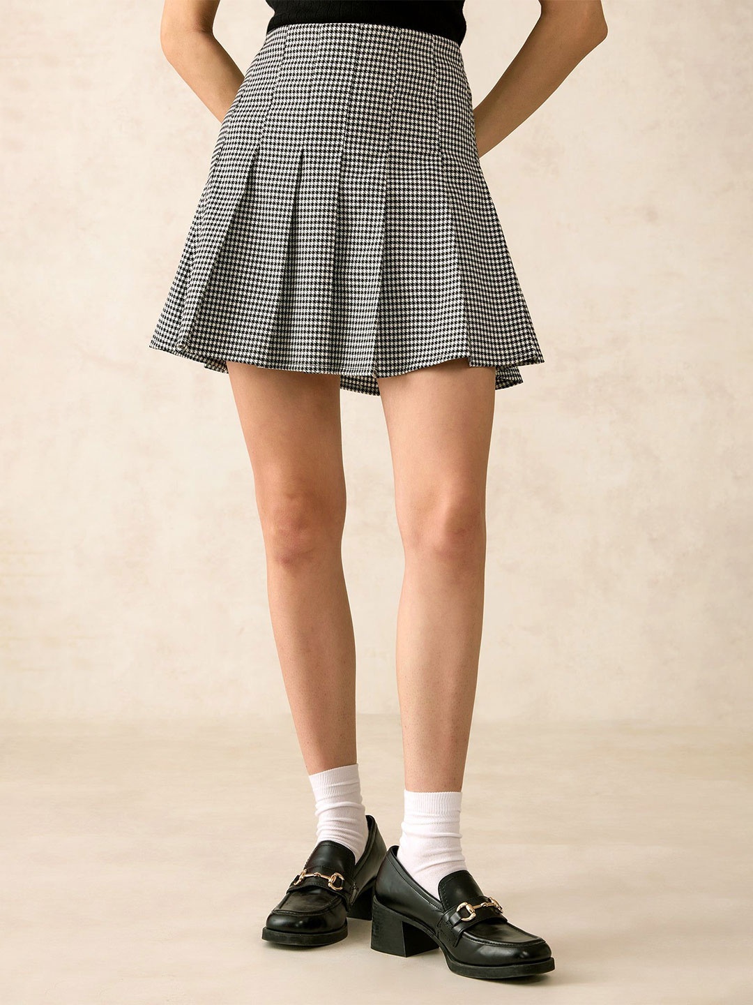 

Virgio Meredith Checked Mini Pleated Skirt, White