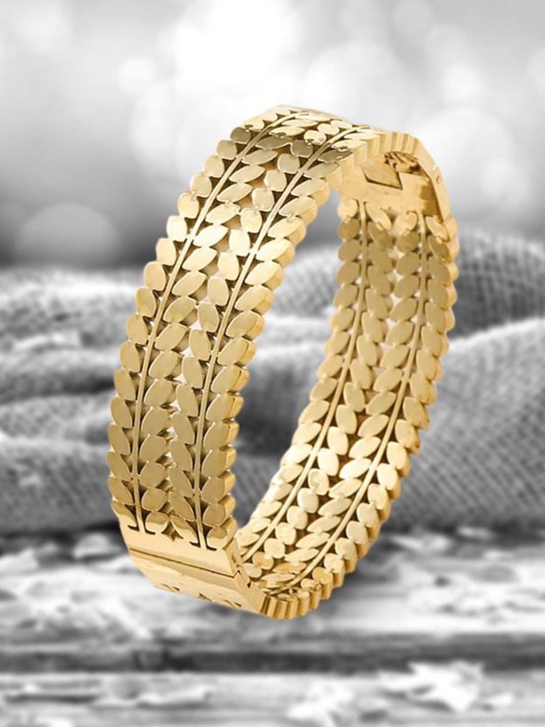 

DIVASTRI Gold-Plated Stainless Steel Anti-Tarnish Kada Bracelet