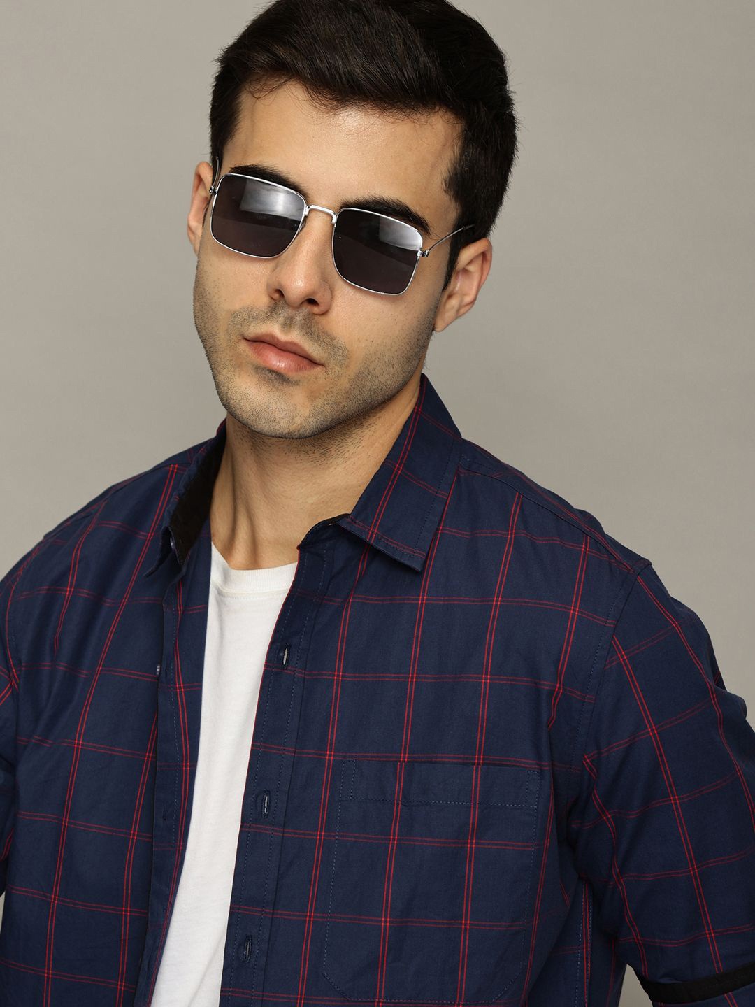 

The Roadster Lifestyle Co. Men Premium Fit Gingham Checks Printed Cotton Casual Shirt, Navy blue