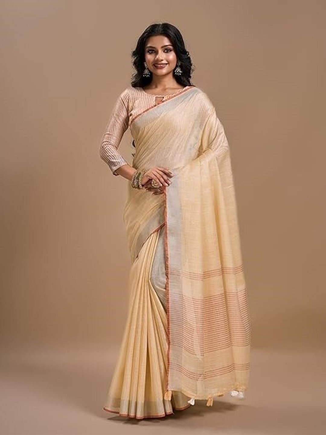 

NEGRONI Zari Ready to Wear Saree With Blouse Piece, Cream