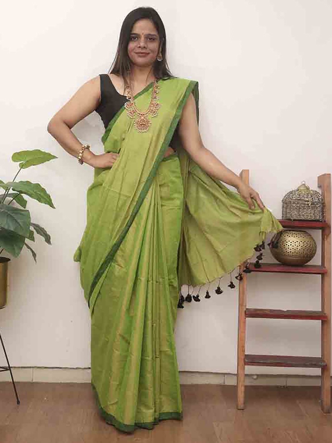 

Luxurionworld Women Tissue Saree With Blouse Piece, Green