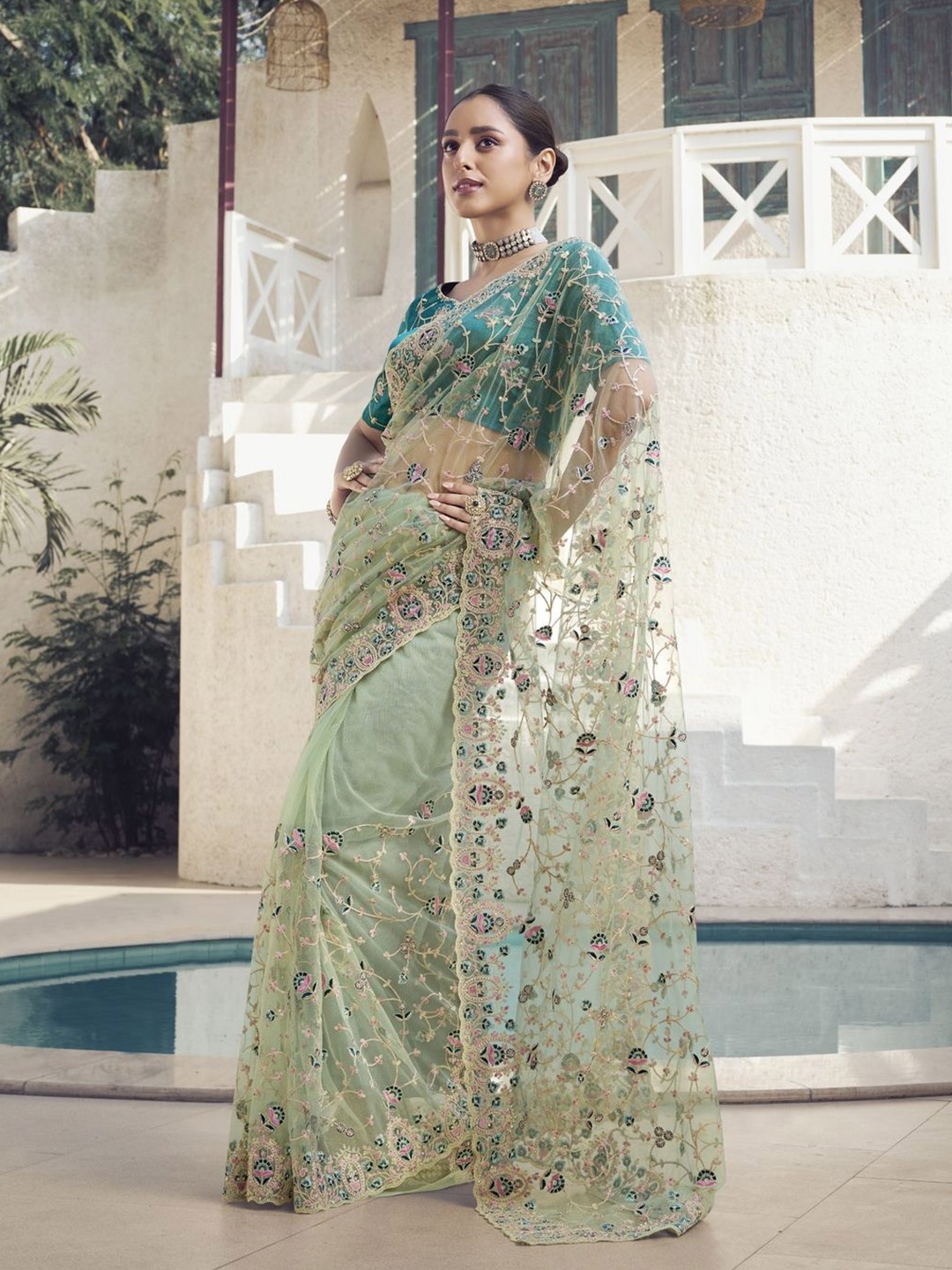 

Suha Floral Embroidered Net Saree, Green