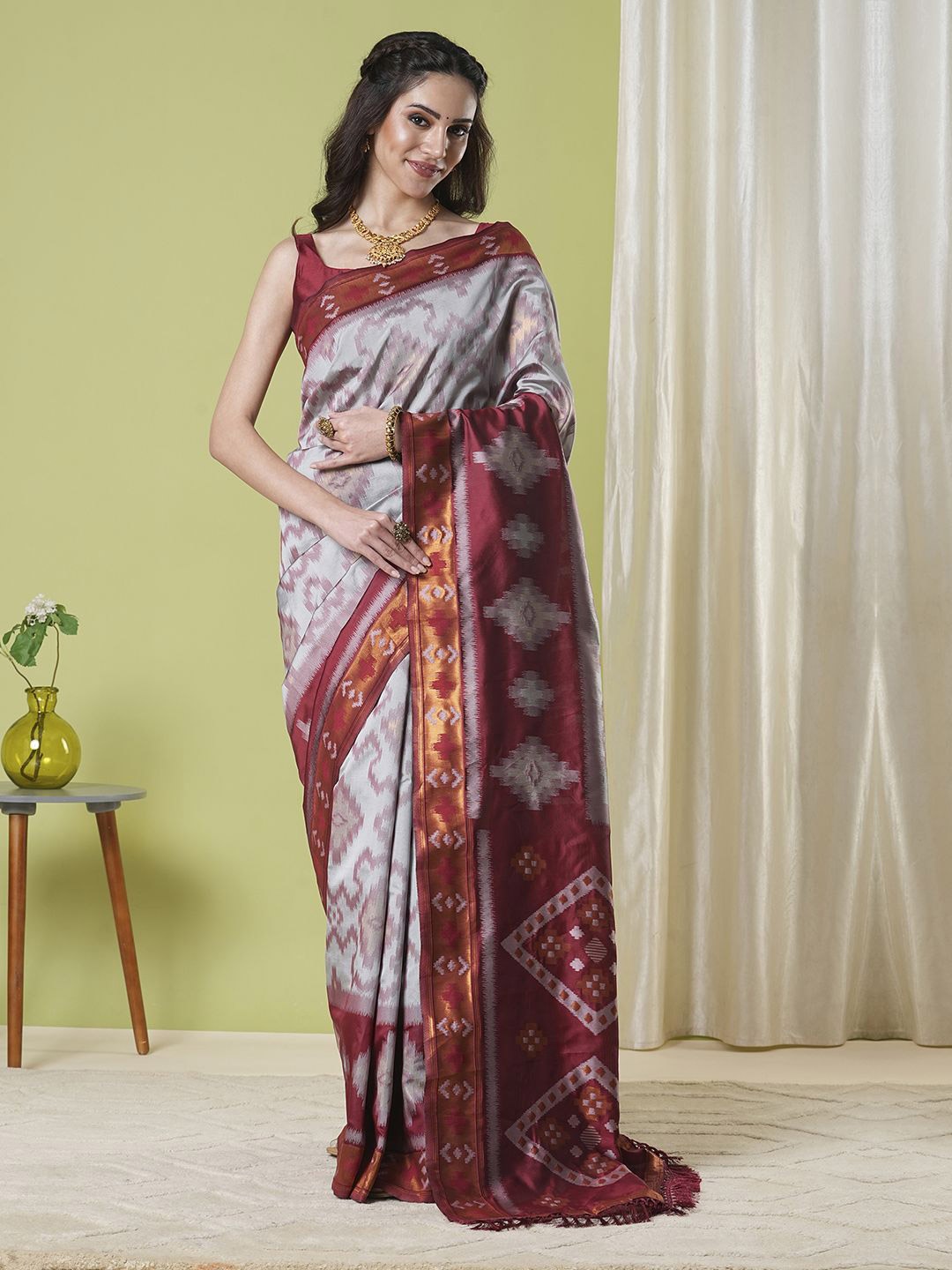

KAYOMMI Woven Design Zari Banarasi Saree, Grey
