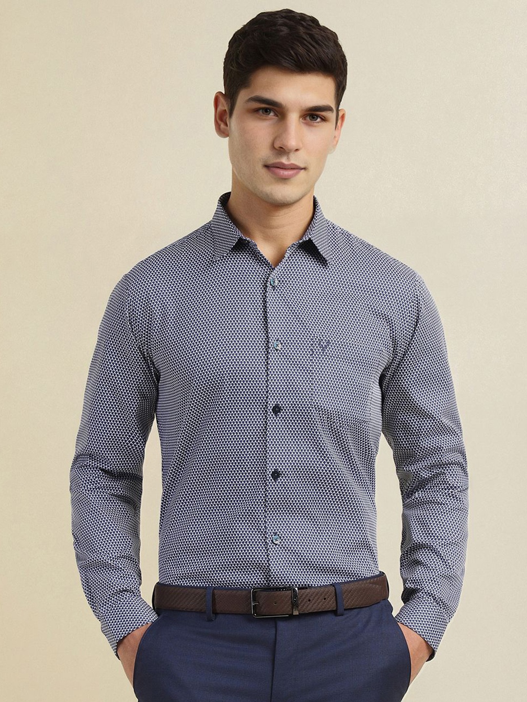

Allen Solly Men Slim Fit Spread Collar Geometric Printed Cotton Formal Shirt, Navy blue