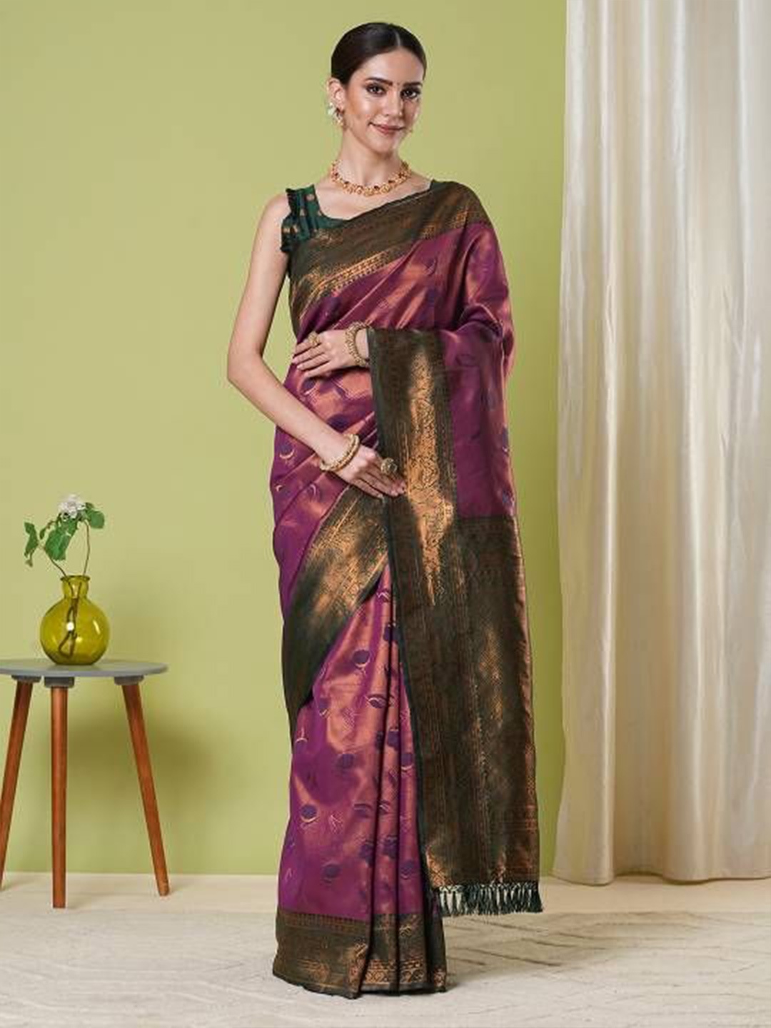 

KAYOMMI Woven Design Zari Banarasi Saree, Purple