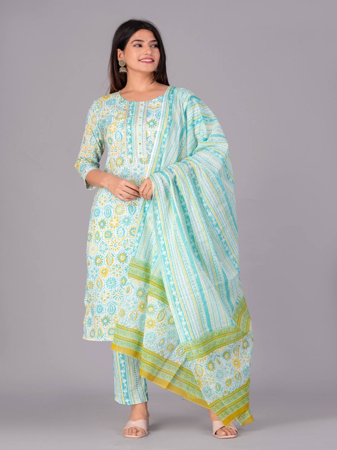 

Mishree Collection Women Floral Printed Regular Pure Cotton Kurta with Trousers & With Dupatta, Blue