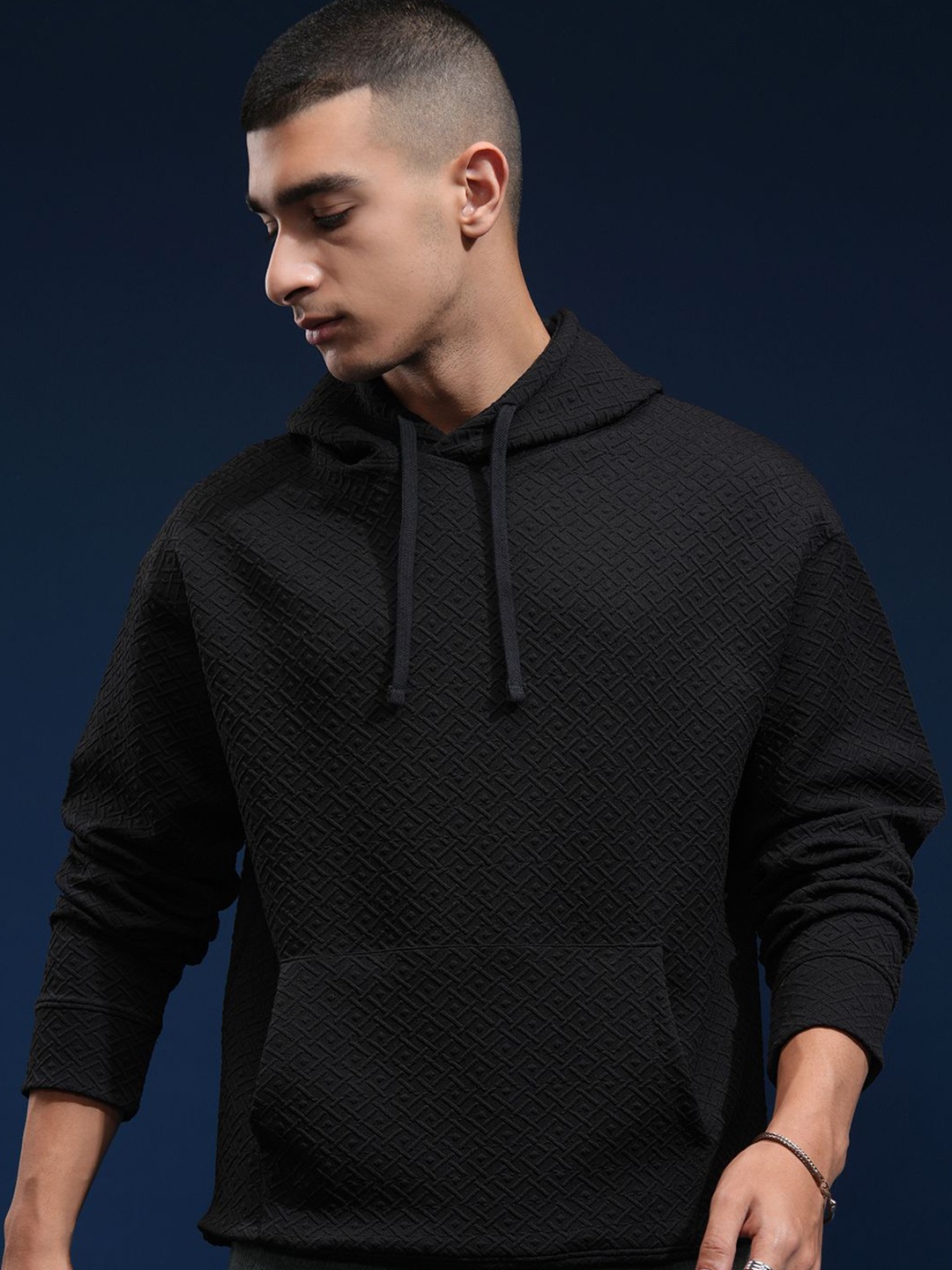 

HIGHLANDER Men Self Design Hooded Pullover Sweatshirt, Black