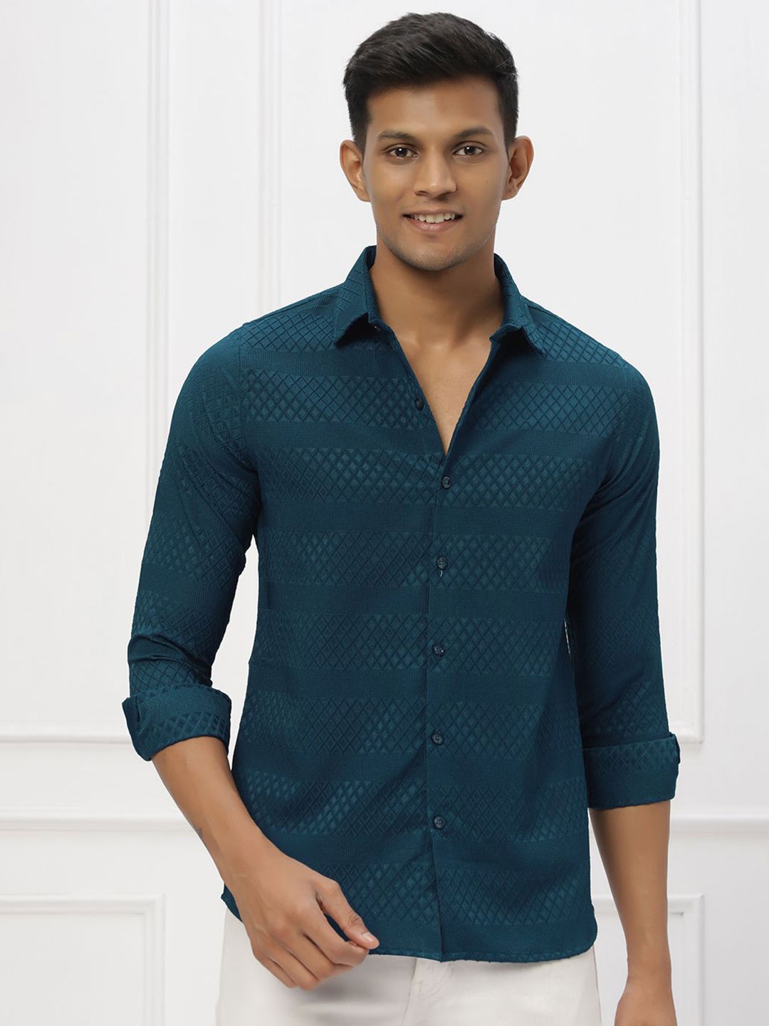 

N AND J Men Spread Collar Geometric Printed Casual Shirt, Teal