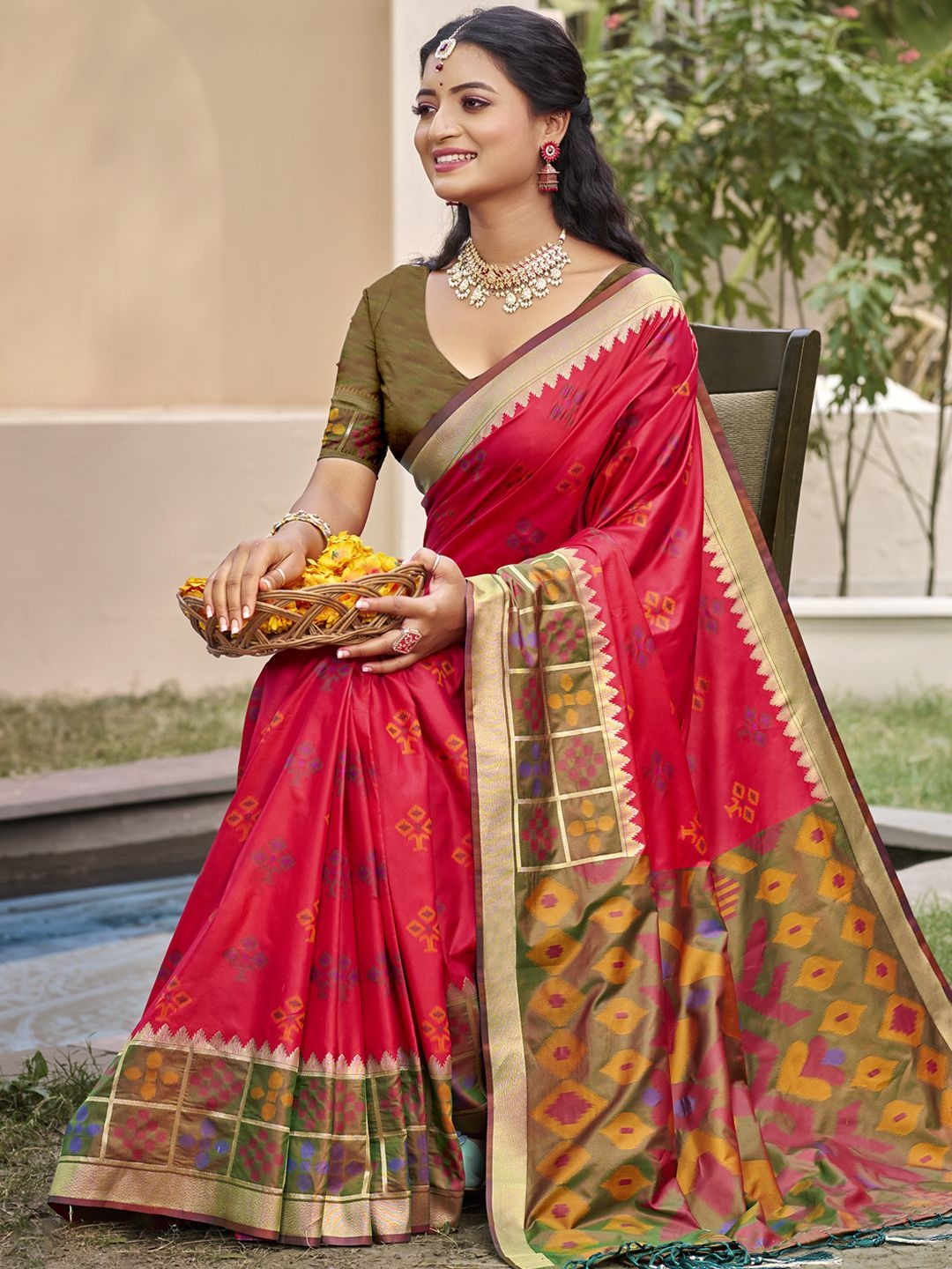 

SANGAM PRINTS Floral Woven Design Zari Tussar Saree, Pink