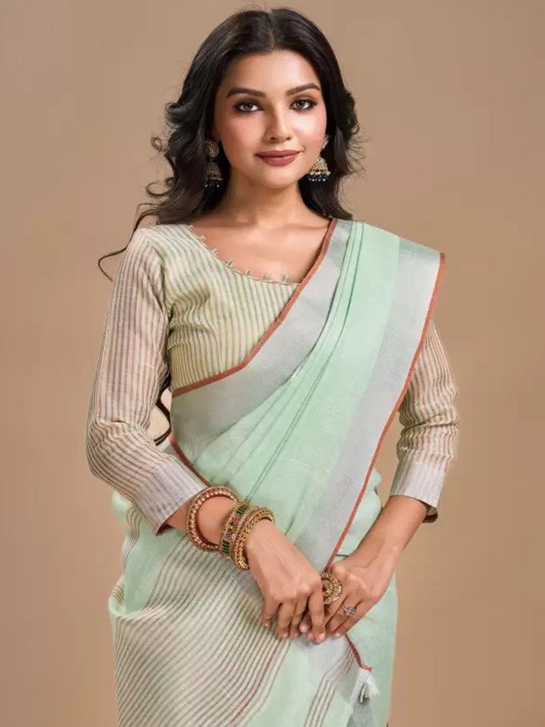 

NEGRONI Zari Border Saree, Green