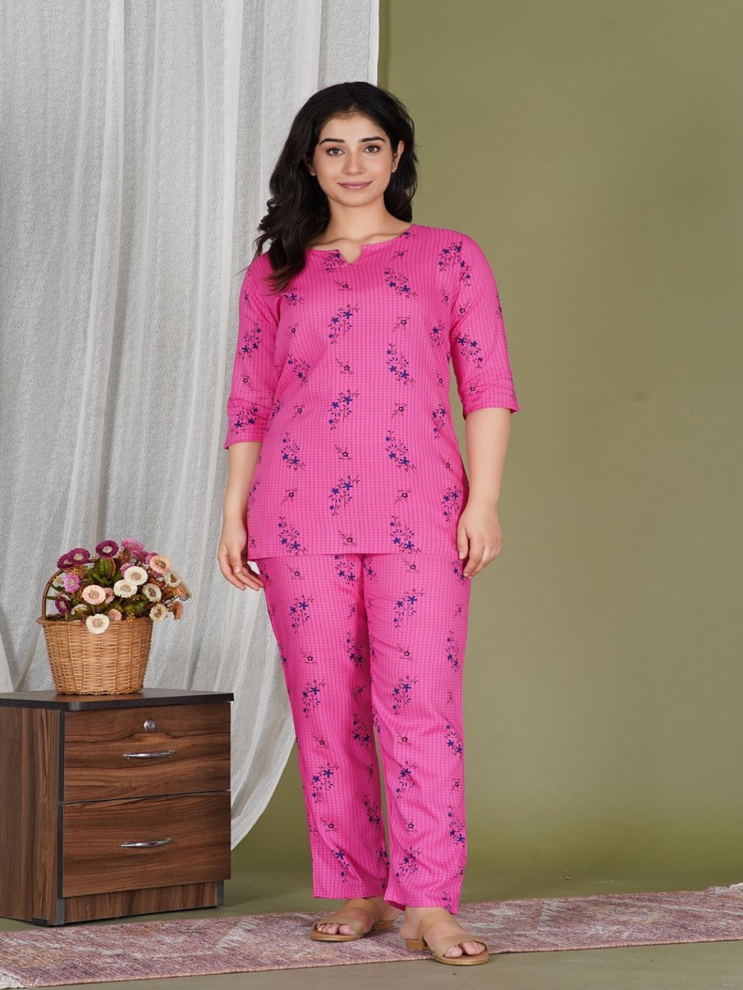 

AYUSH TEXTILES Women Printed Night suit, Pink