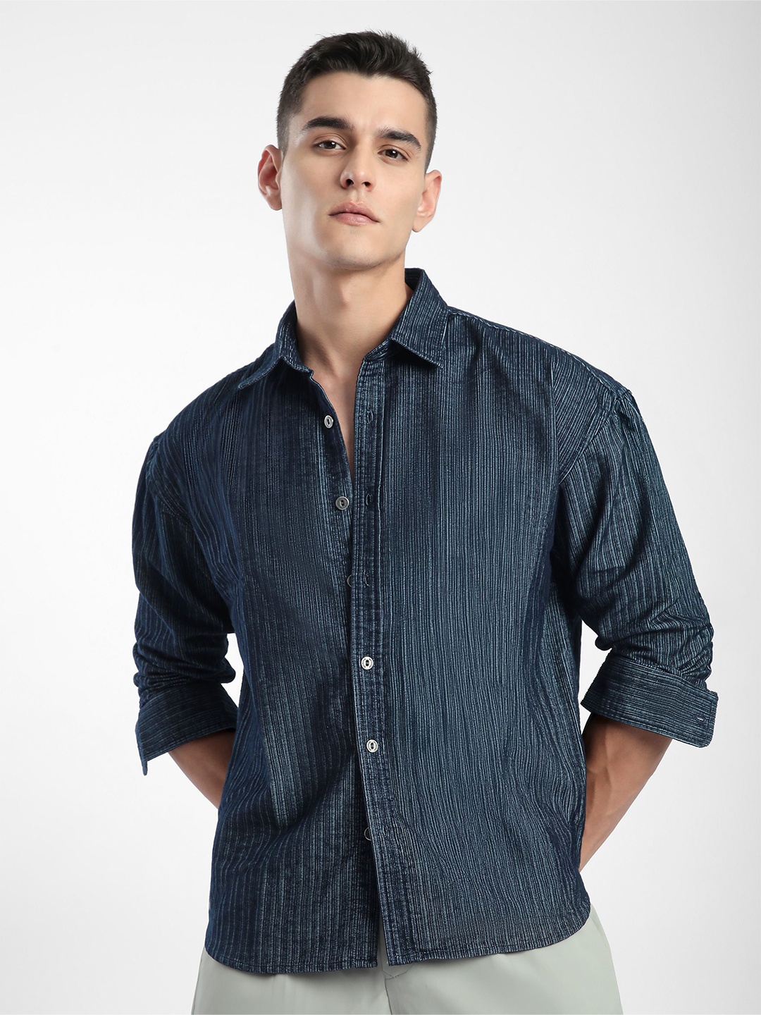

Beyoung Men Relaxed Fit Spread Collar Vertical Striped Corduroy Casual Shirt, Blue