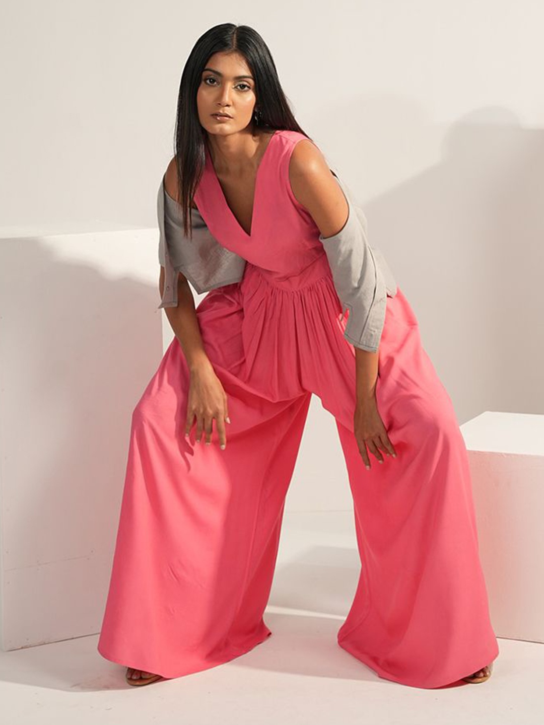 

Aamili Women Cotton V-Neck Basic Jumpsuit, Pink
