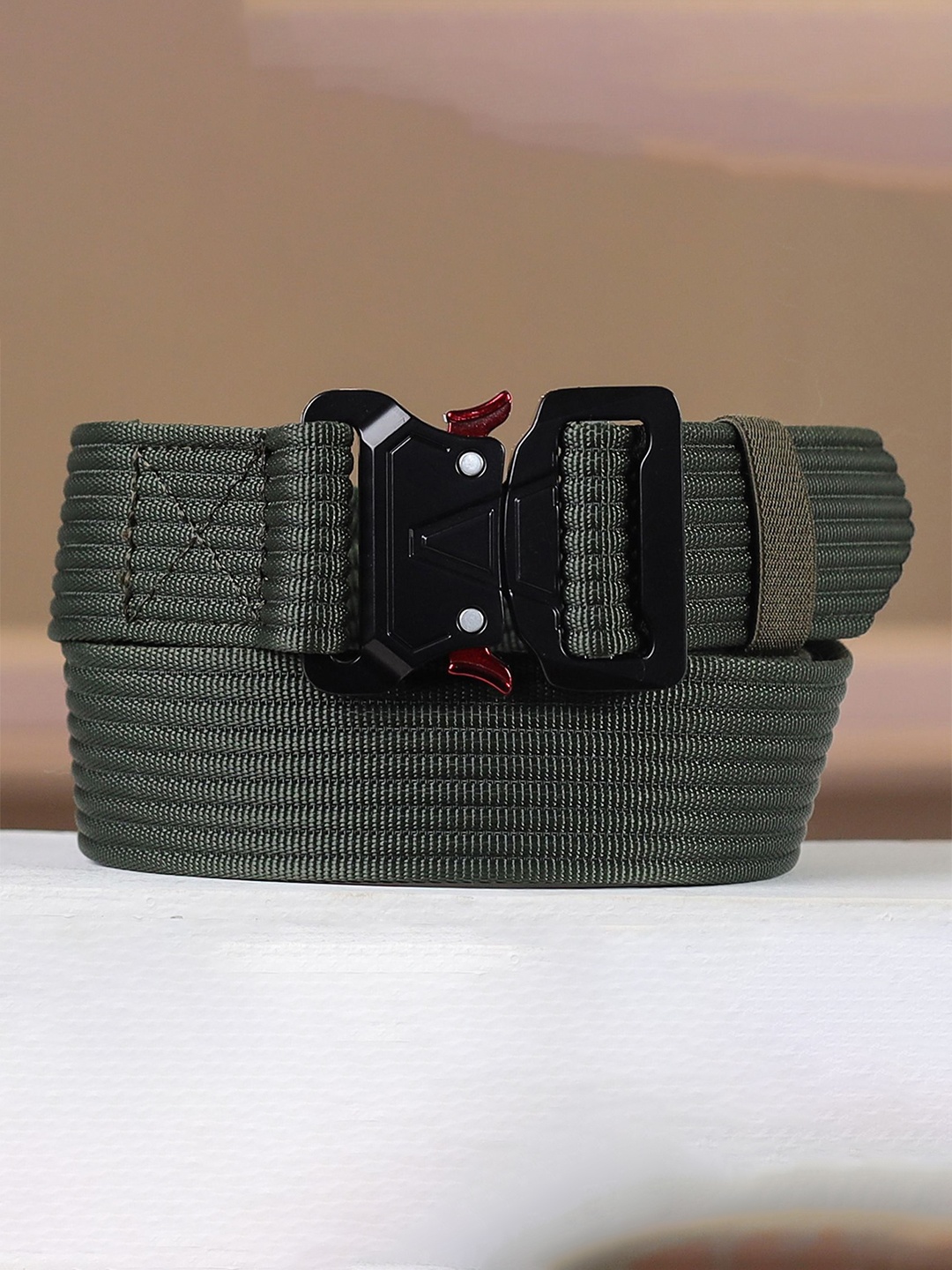 

Metronaut Men Textured Belt, Green