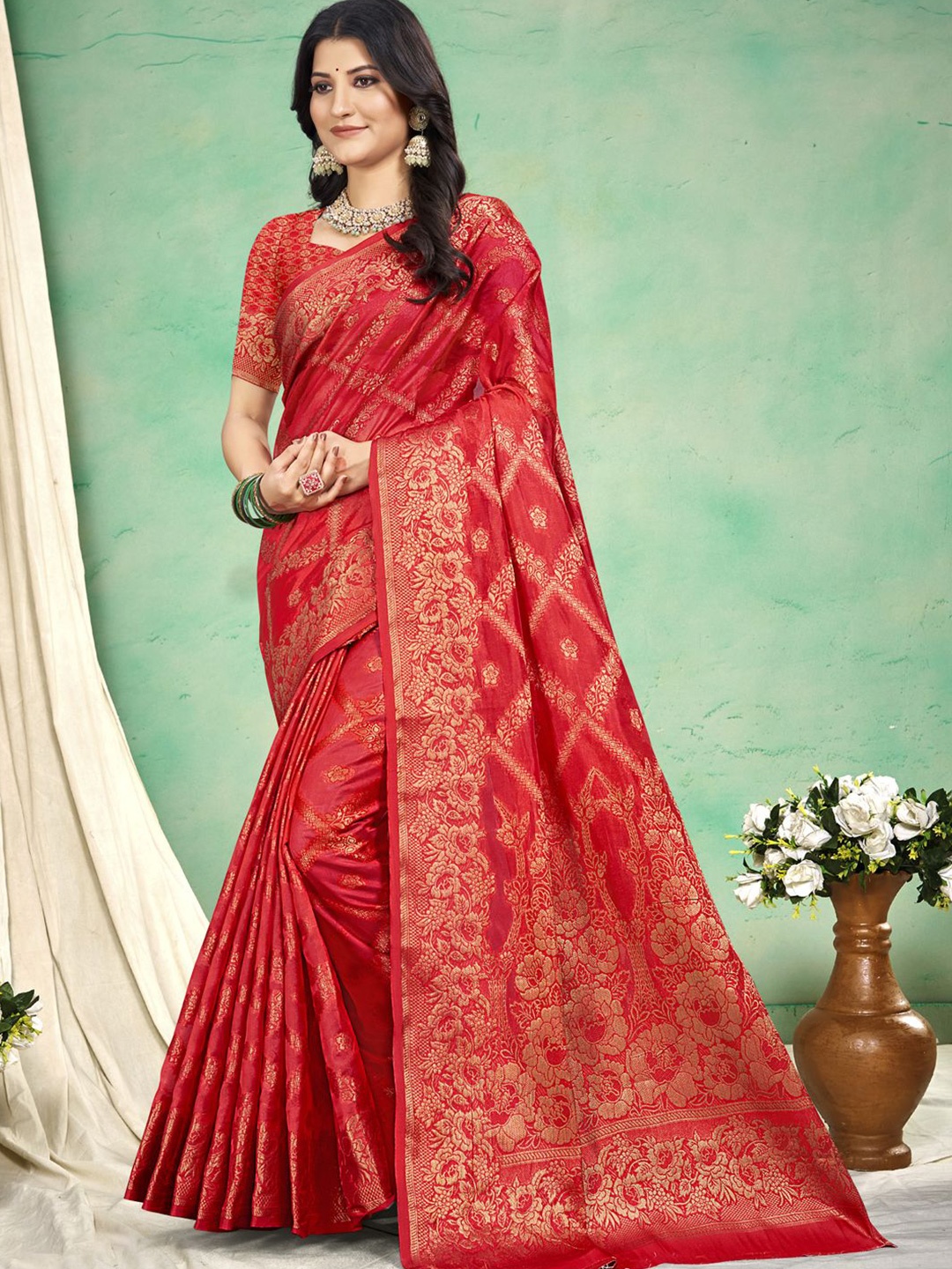 

SANGAM PRINTS Woven Design Zari Tussar Saree, Red