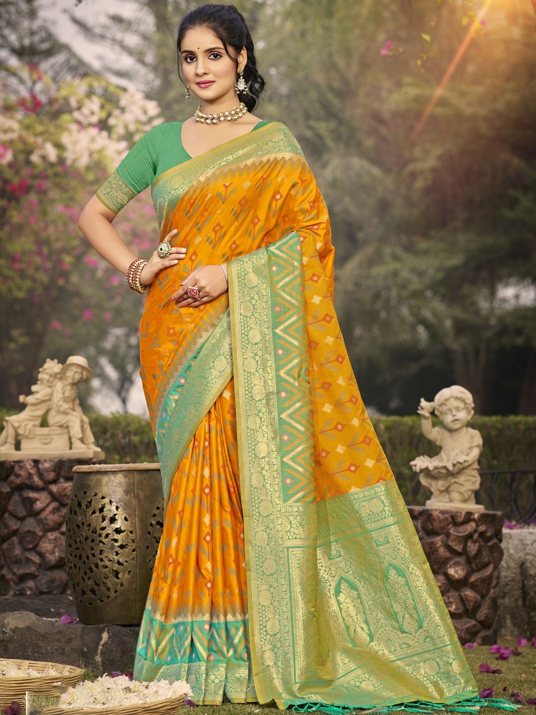 

SANGAM PRINTS Floral Zari Tussar Saree, Yellow