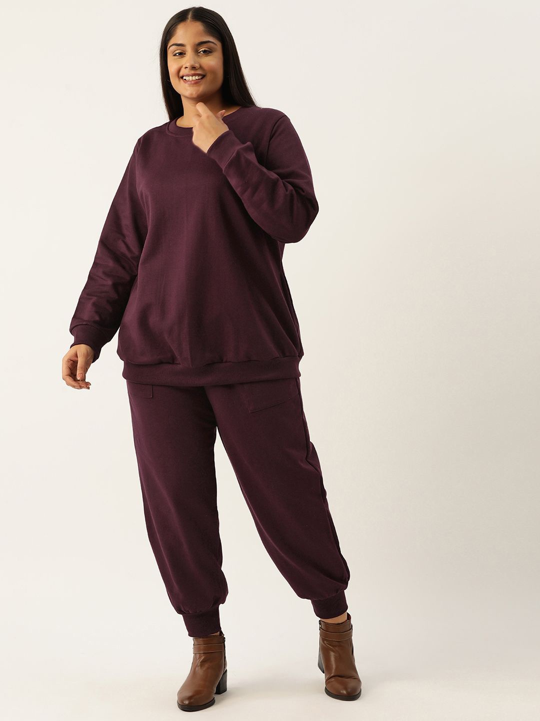 

theRebelinme Round Neck Sweatshirt With Jogger, Burgundy