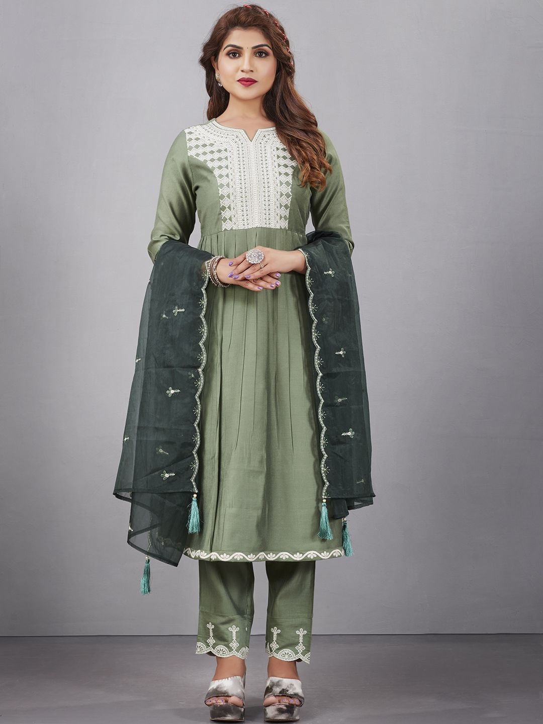 

Krimmple Women Floral Embroidered Pleated Thread Work Pure Silk Kurta with Trousers & With Dupatta, Green