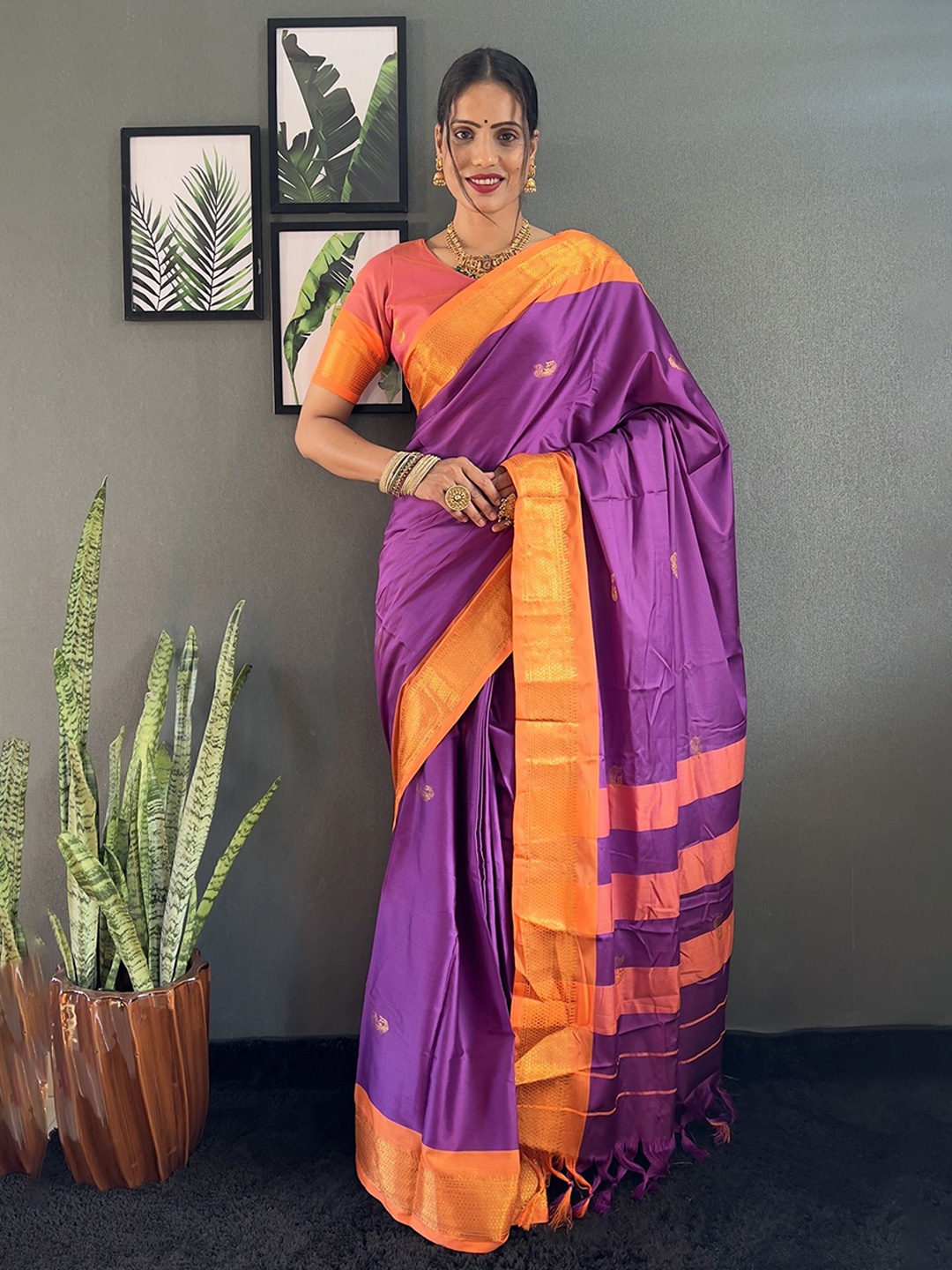 

Aika Woven Design Zari Silk Cotton Ready to Wear Kanjeevaram Saree, Purple