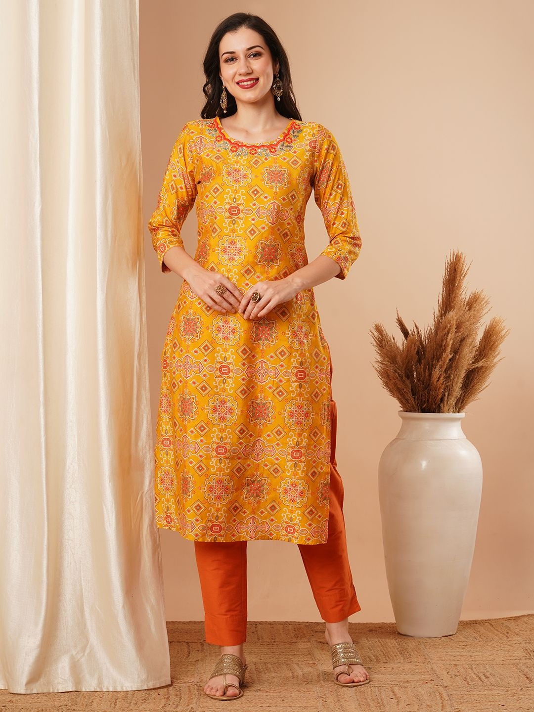 

FASHOR Ethnic Motifs Printed Embroidered Straight Kurta, Yellow