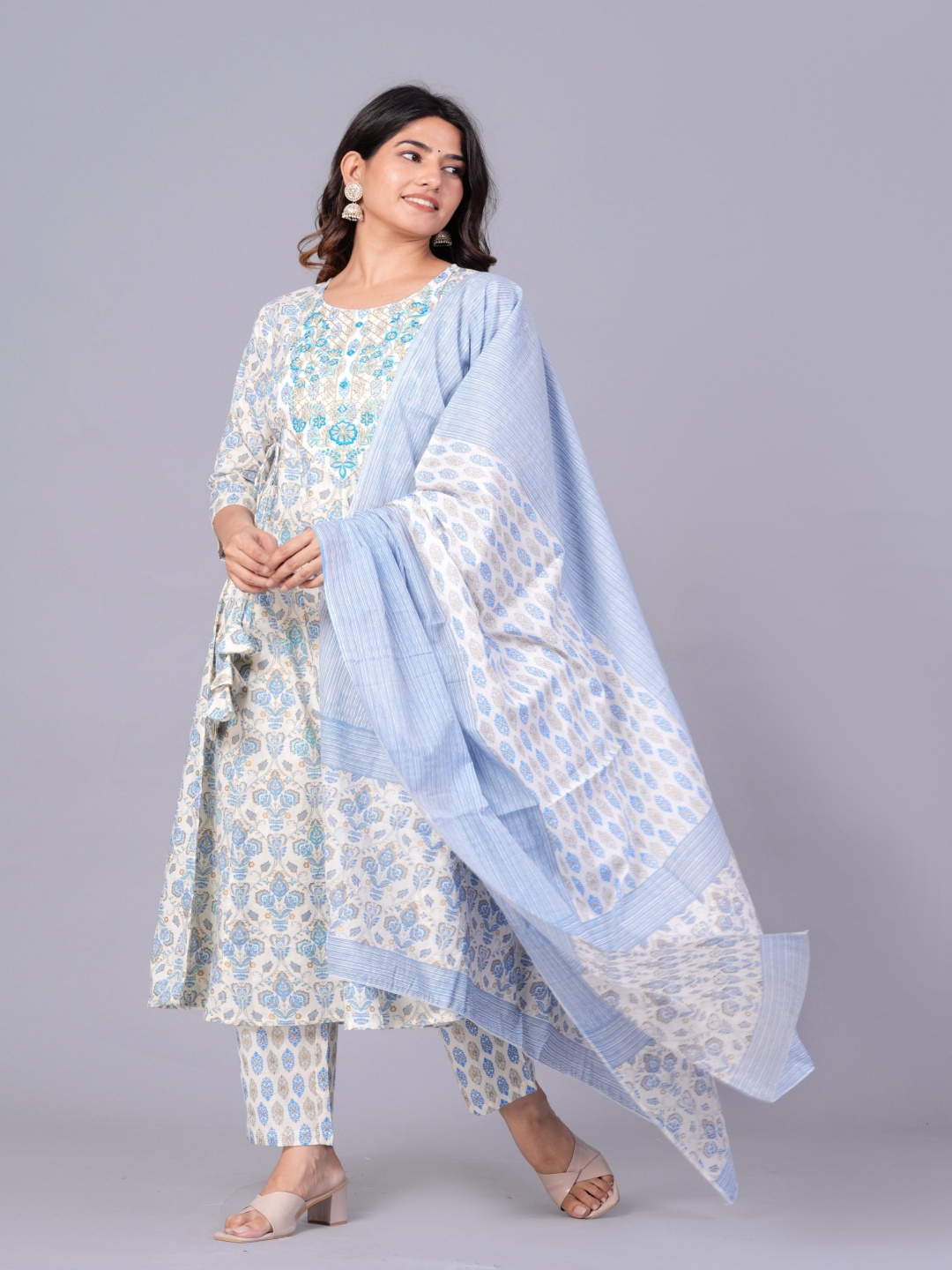 

Mishree Collection Women Ethnic Motifs Printed Regular Pure Cotton Kurta with Trousers & With Dupatta, Blue