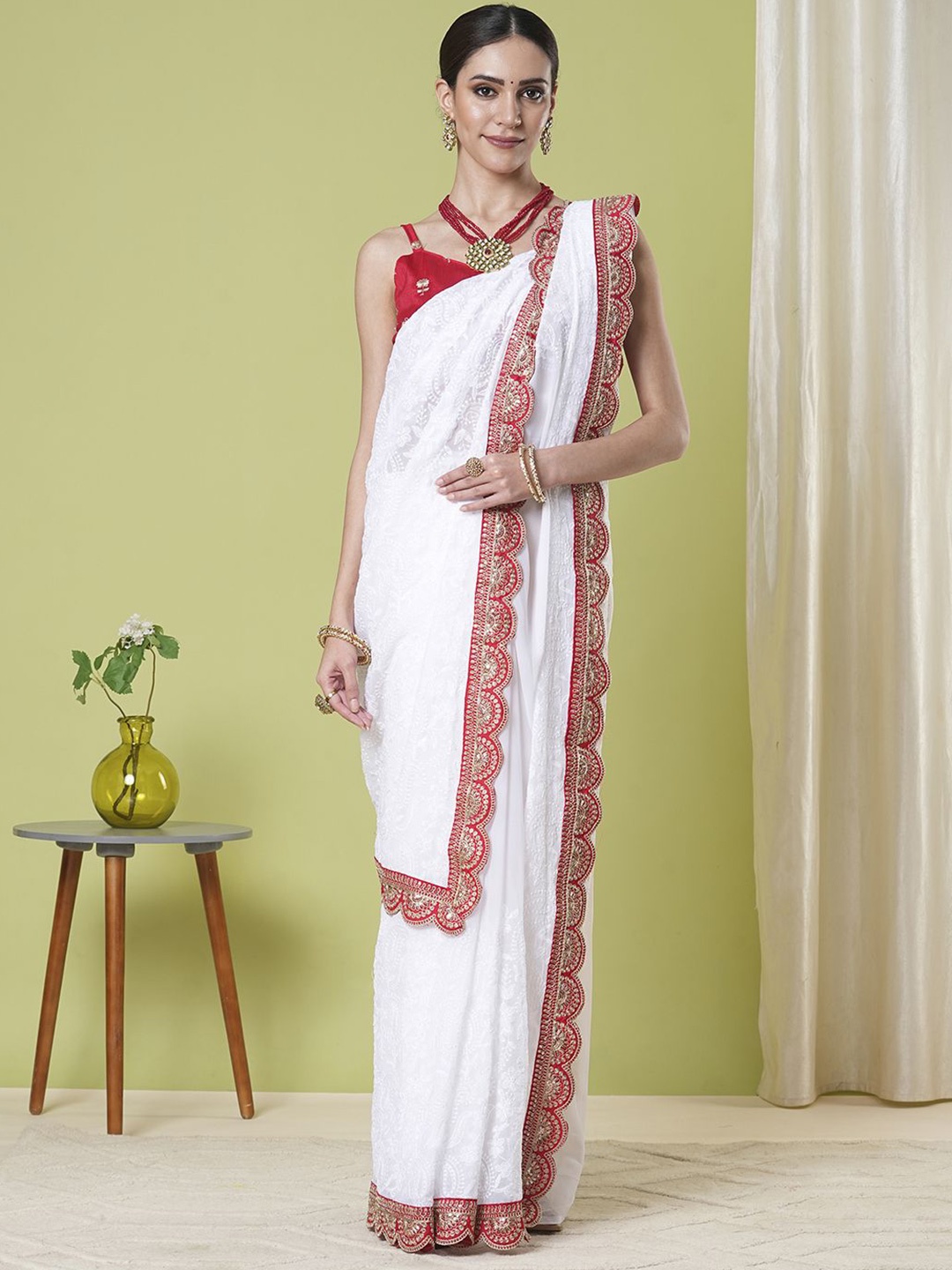 

KAYOMMI Ethnic Motifs Embroidered Pure Georgette Banarasi Saree, White