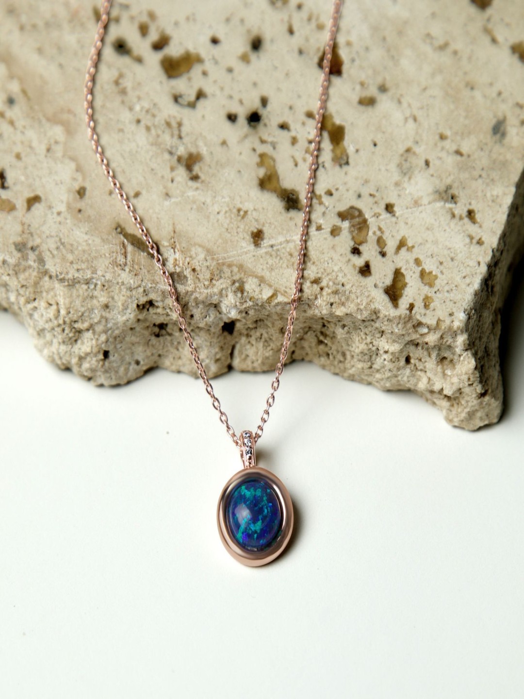 

VELVET IMPERIAL Rose Gold-Plated Circular Pendants with Chains
