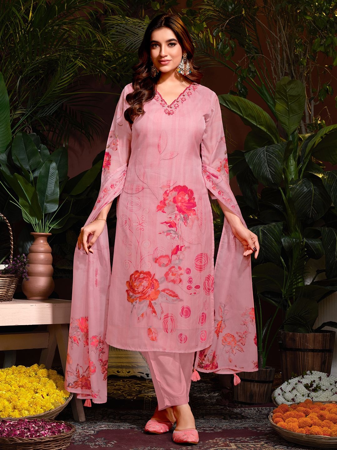 

Krimmple Women Floral Printed Regular Kurti with Pyjamas & With Dupatta, Pink