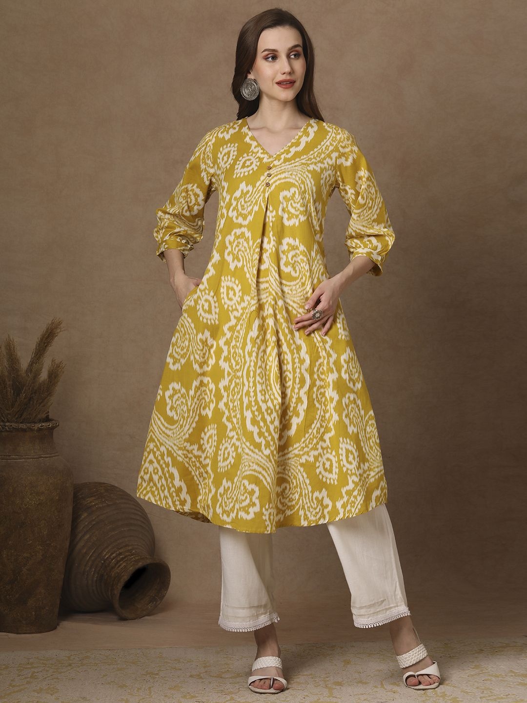 

FASHOR Ethnic Motifs Printed V-Neck A-Line Kurta, Yellow