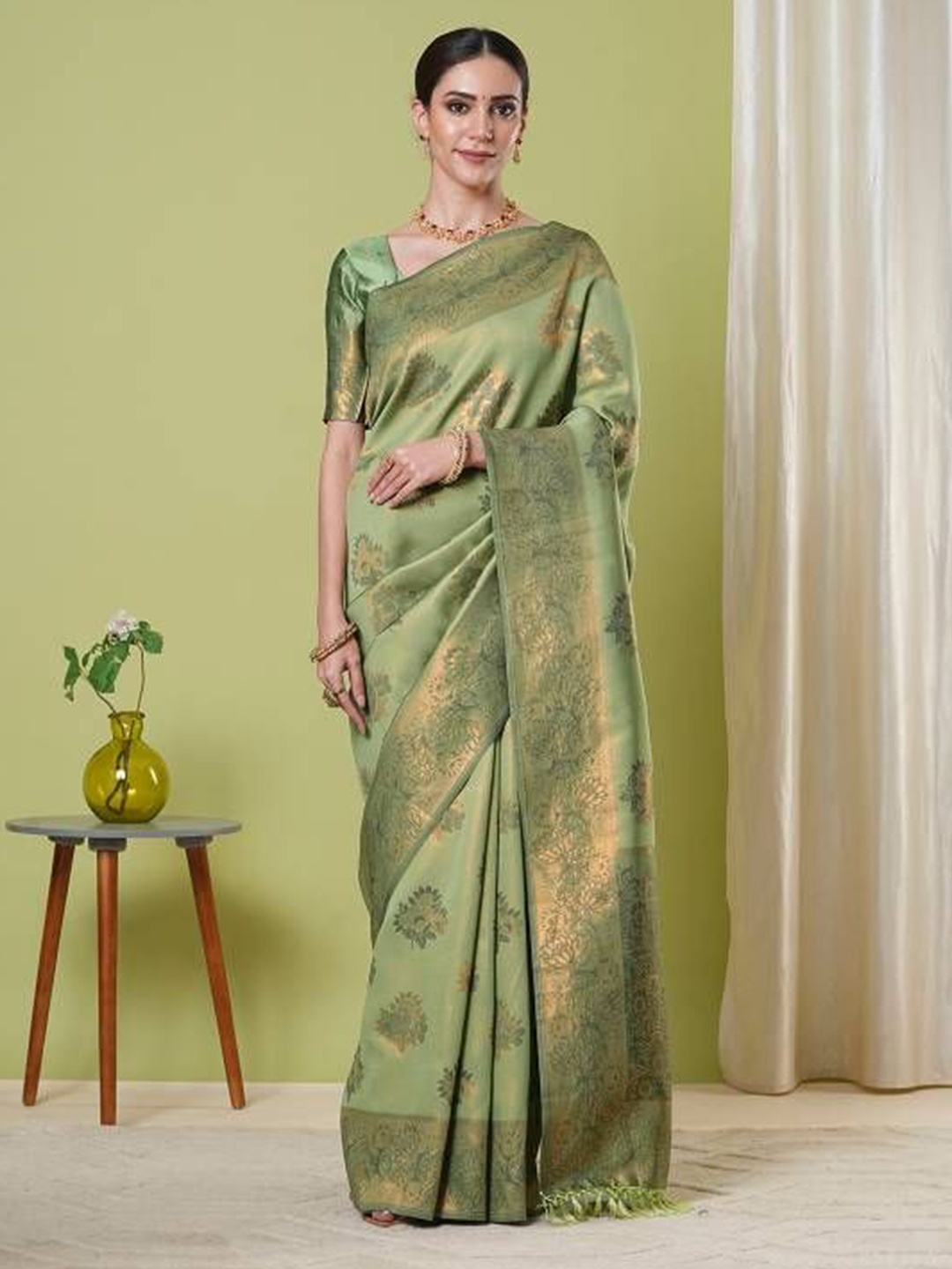 

KAYOMMI Woven Design Zari Banarasi Saree, Green