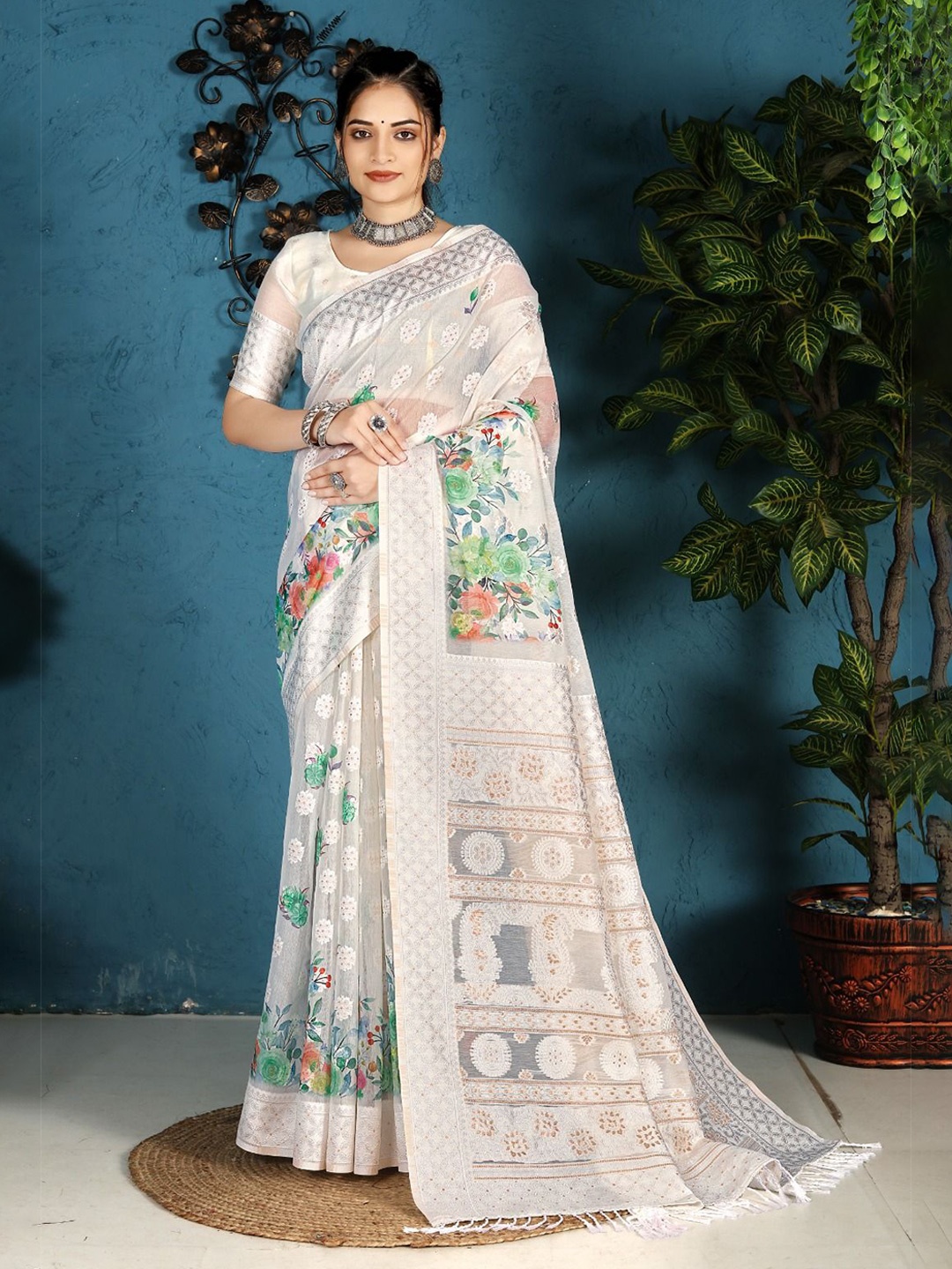

Jhilmil Fashion Floral Printed Kanjeevaram Saree, White