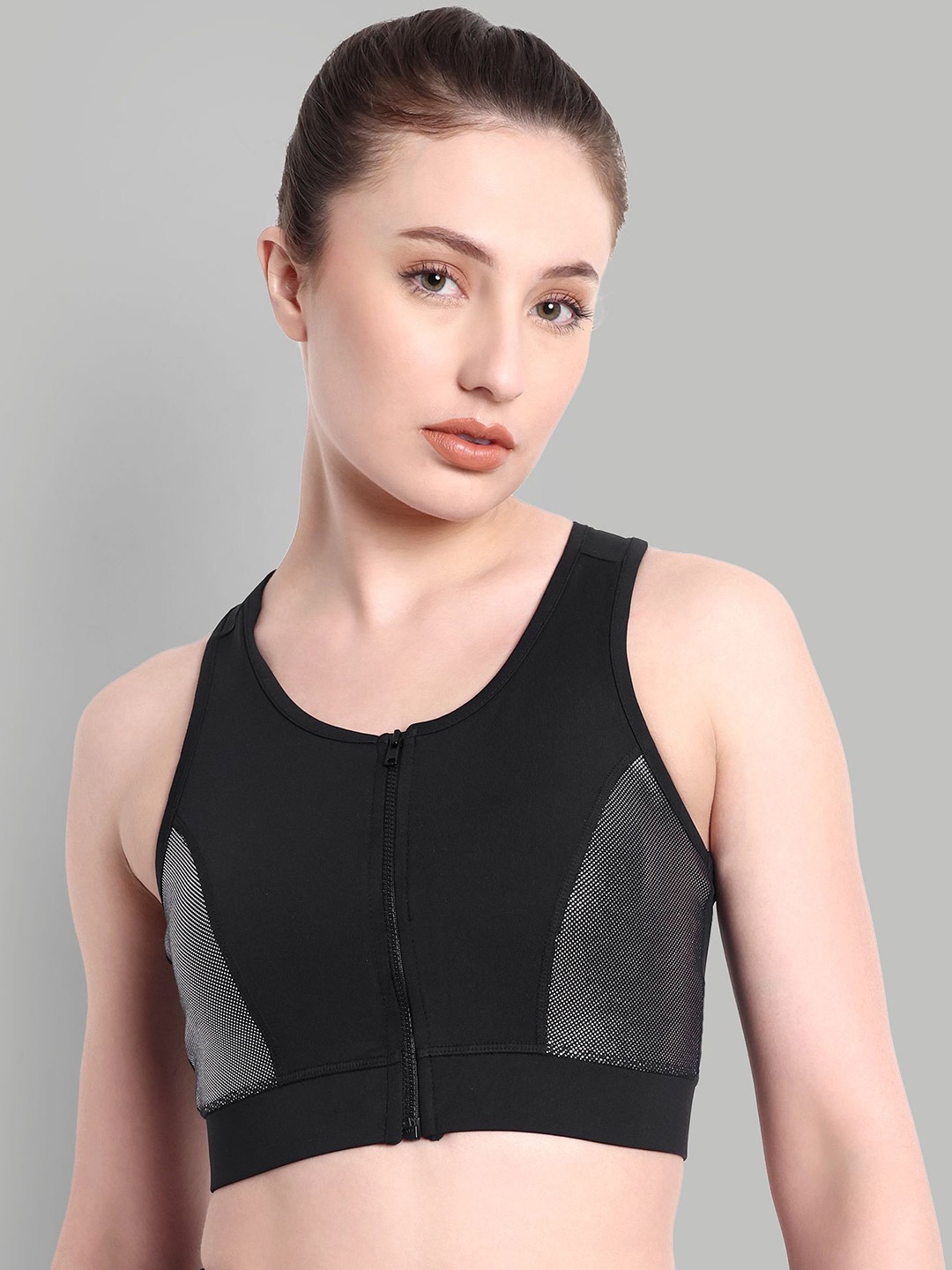 

skyria Viola Full Coverage Front Zip Sports Bra, Black