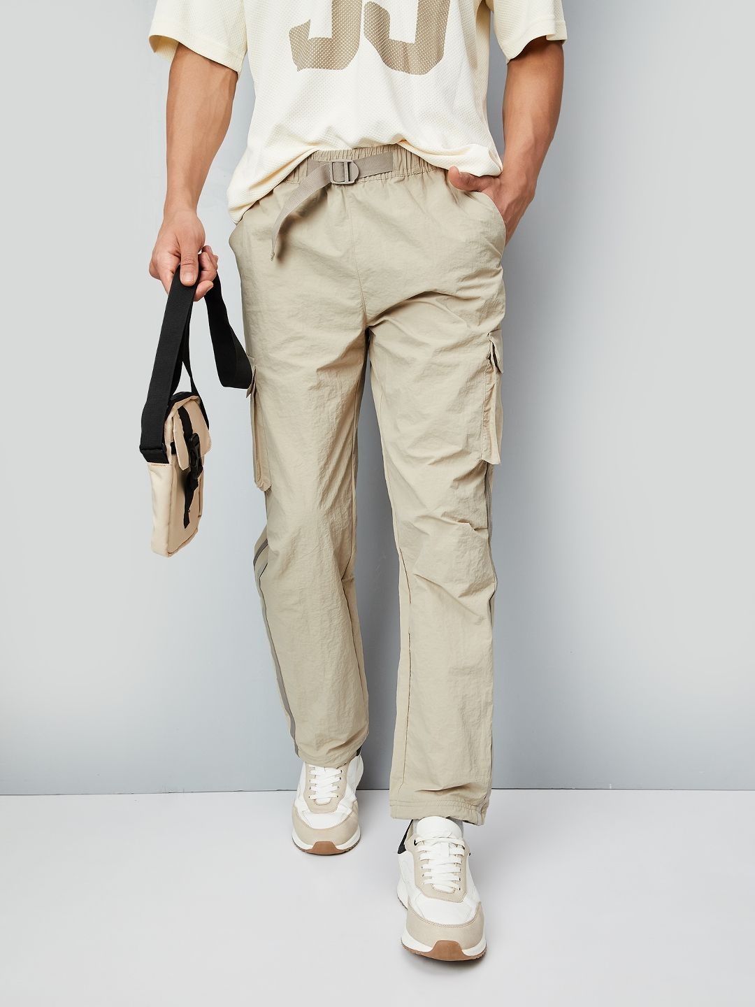 

max Men Cargos Trousers, Beige