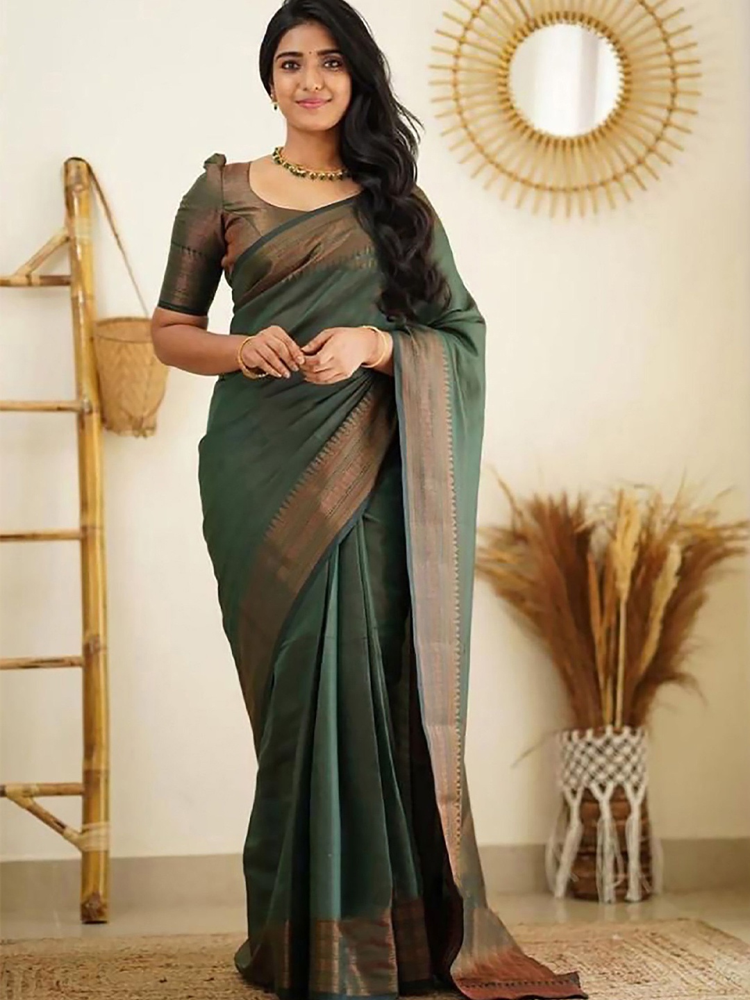 

bigben textile Woven Design Zari Banarasi Saree, Green