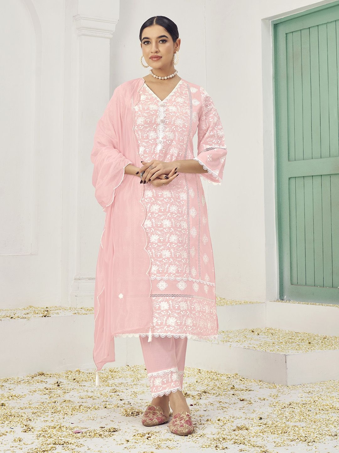 

Krimmple Women Floral Embroidered Regular Thread Work Kurti with Pyjamas & With Dupatta, Pink