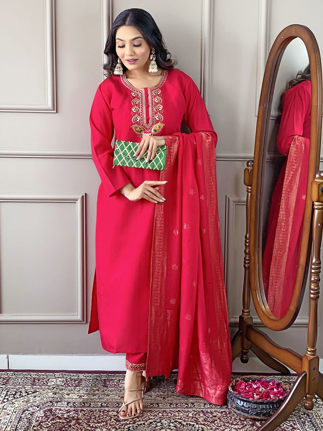 

SHREE KHODAL FASHION Women Embroidered Regular Sequinned Kurta Set, Red