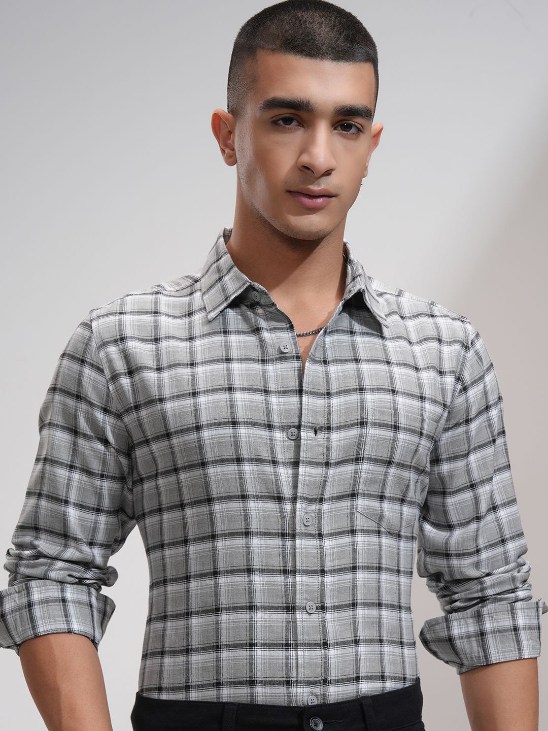 

HIGHLANDER Men Spread Collar Tartan Checked Cotton Casual Shirt, Grey