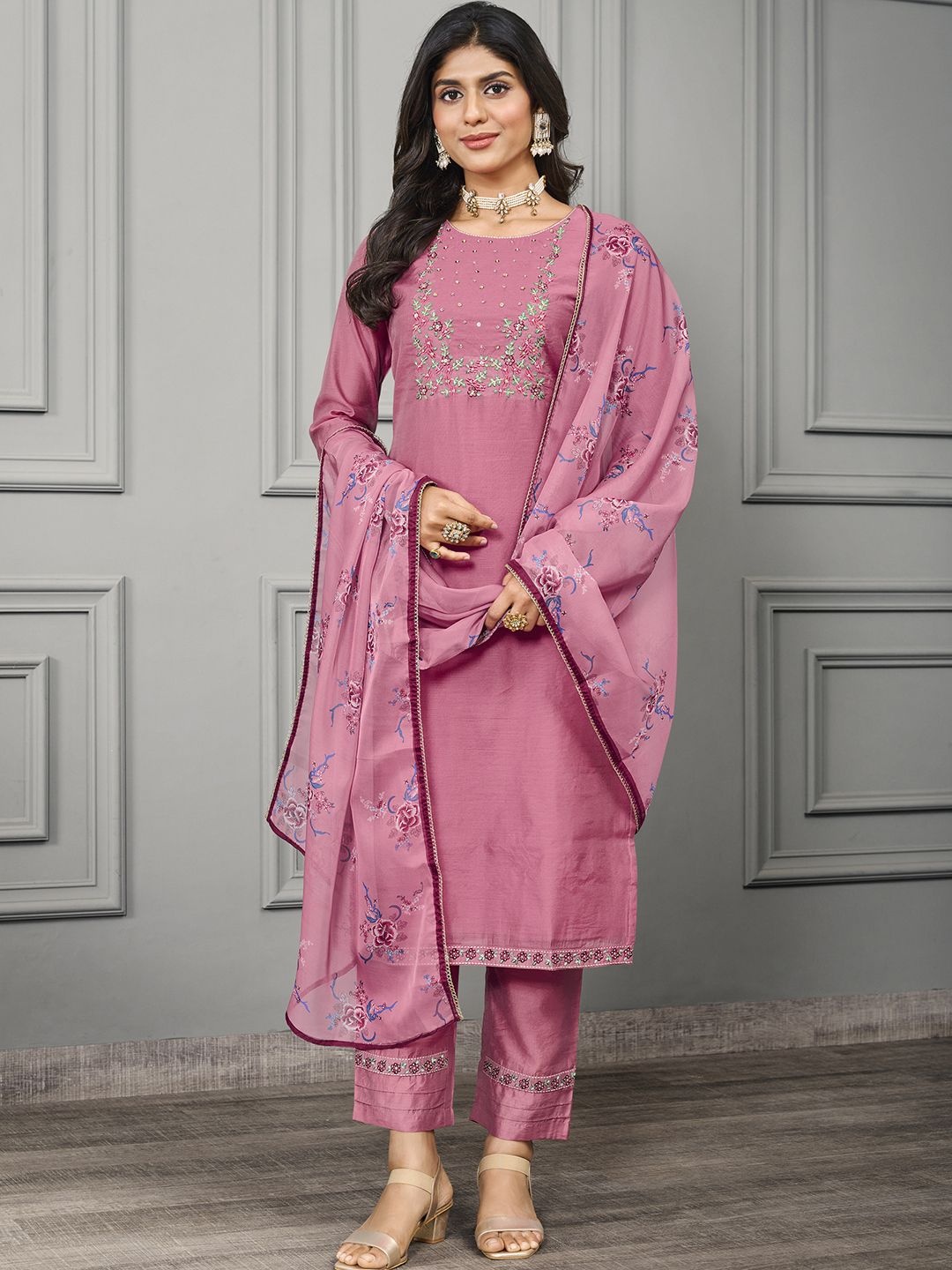 

Krimmple Women Floral Embroidered Regular Thread Work Kurti with Pyjamas & With Dupatta, Pink