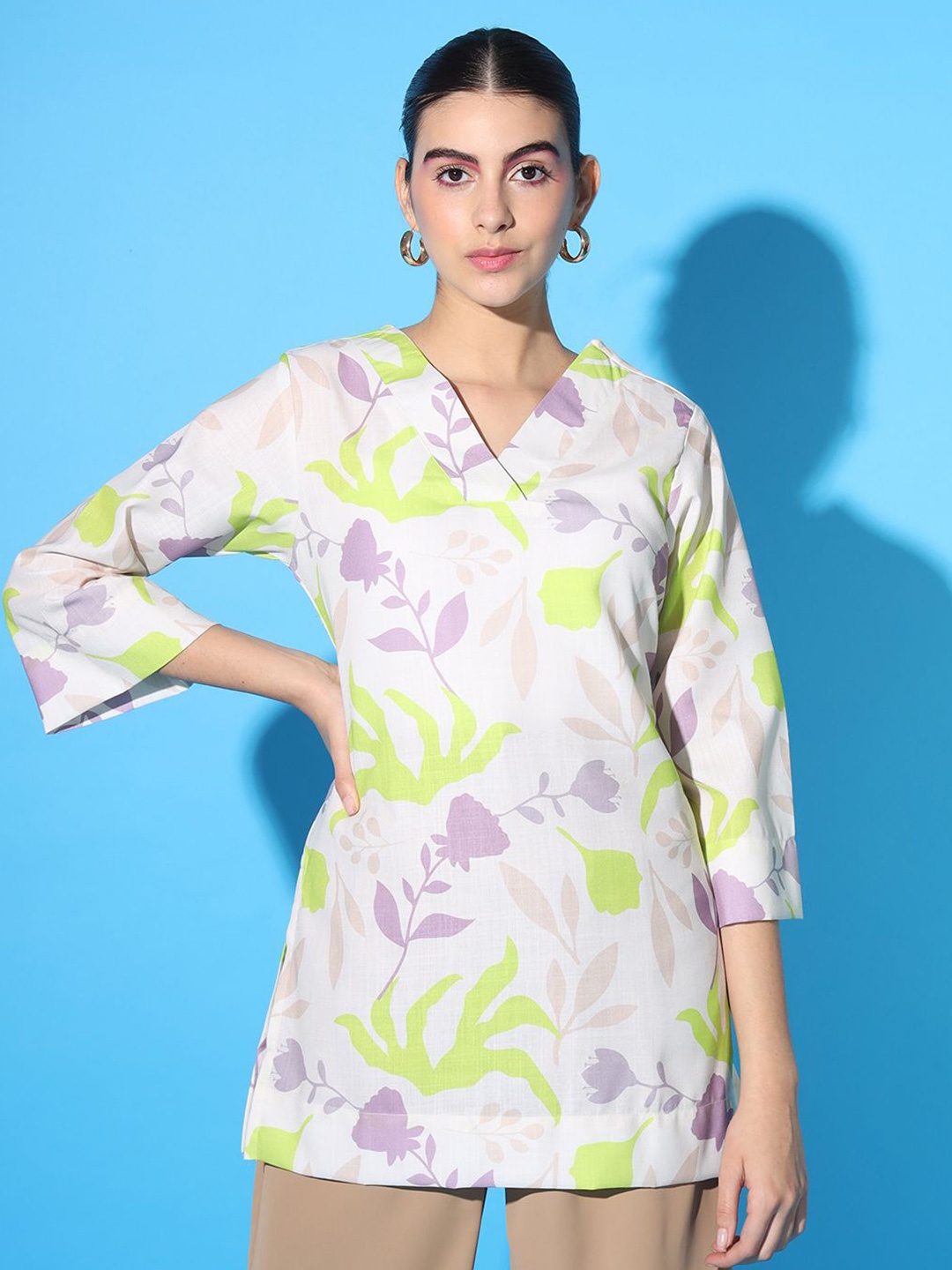 

Peikh Women Floral Printed V - Neck Top, Off white