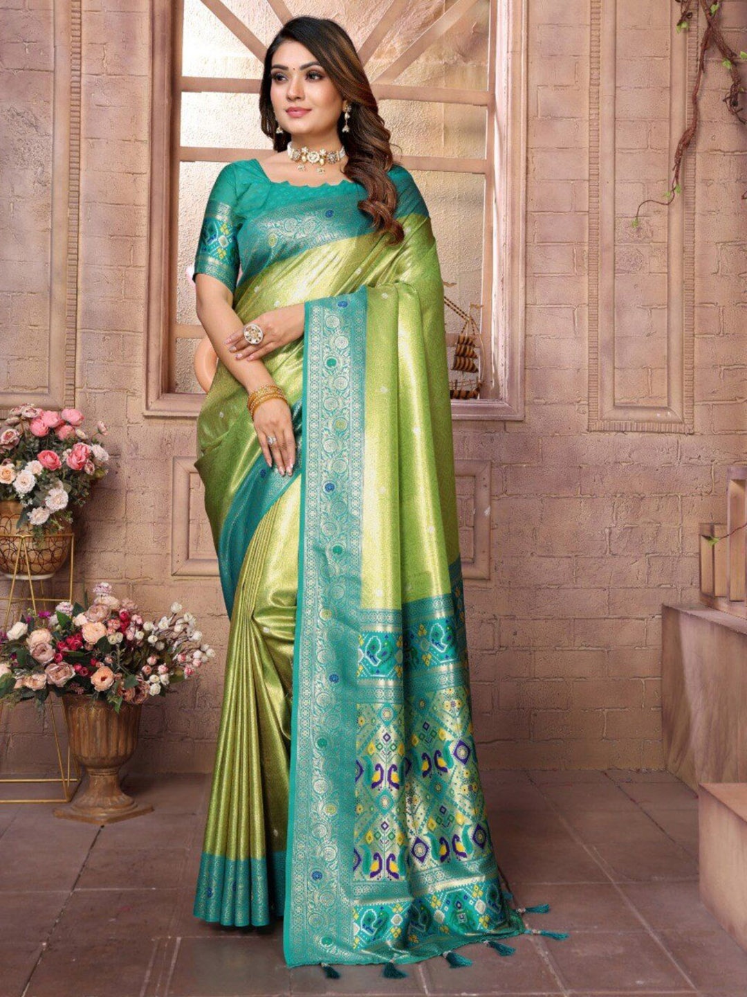 

DEIDAD Woven Design Zari Tissue Banarasi Saree, Green