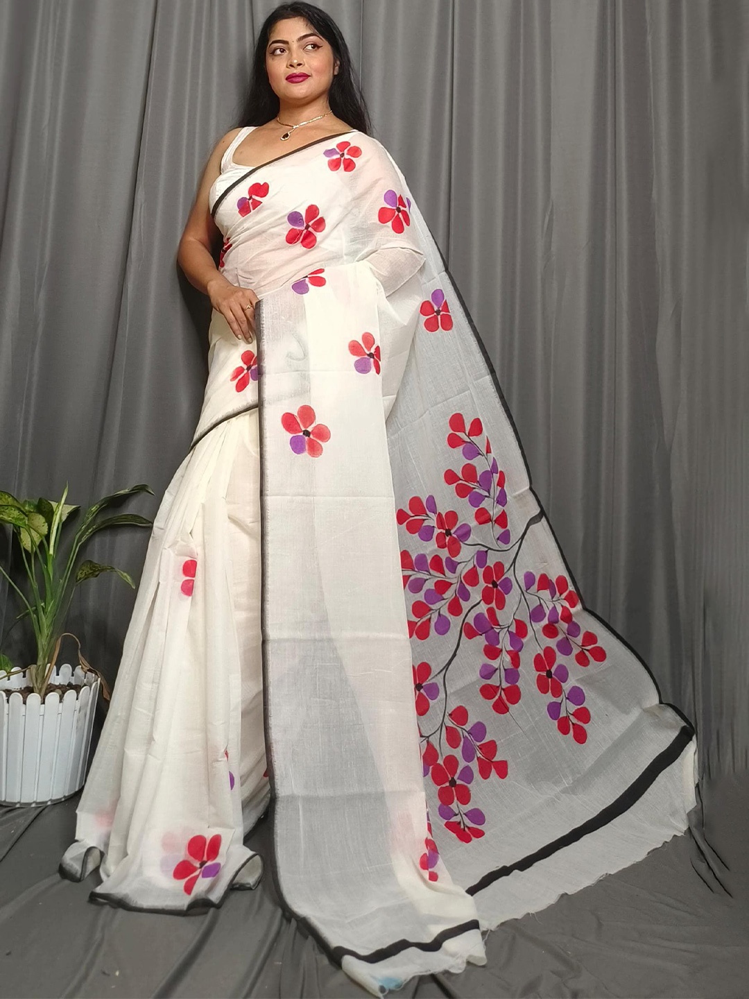 

Ruuprekha Floral Pure Cotton Khadi Saree, White