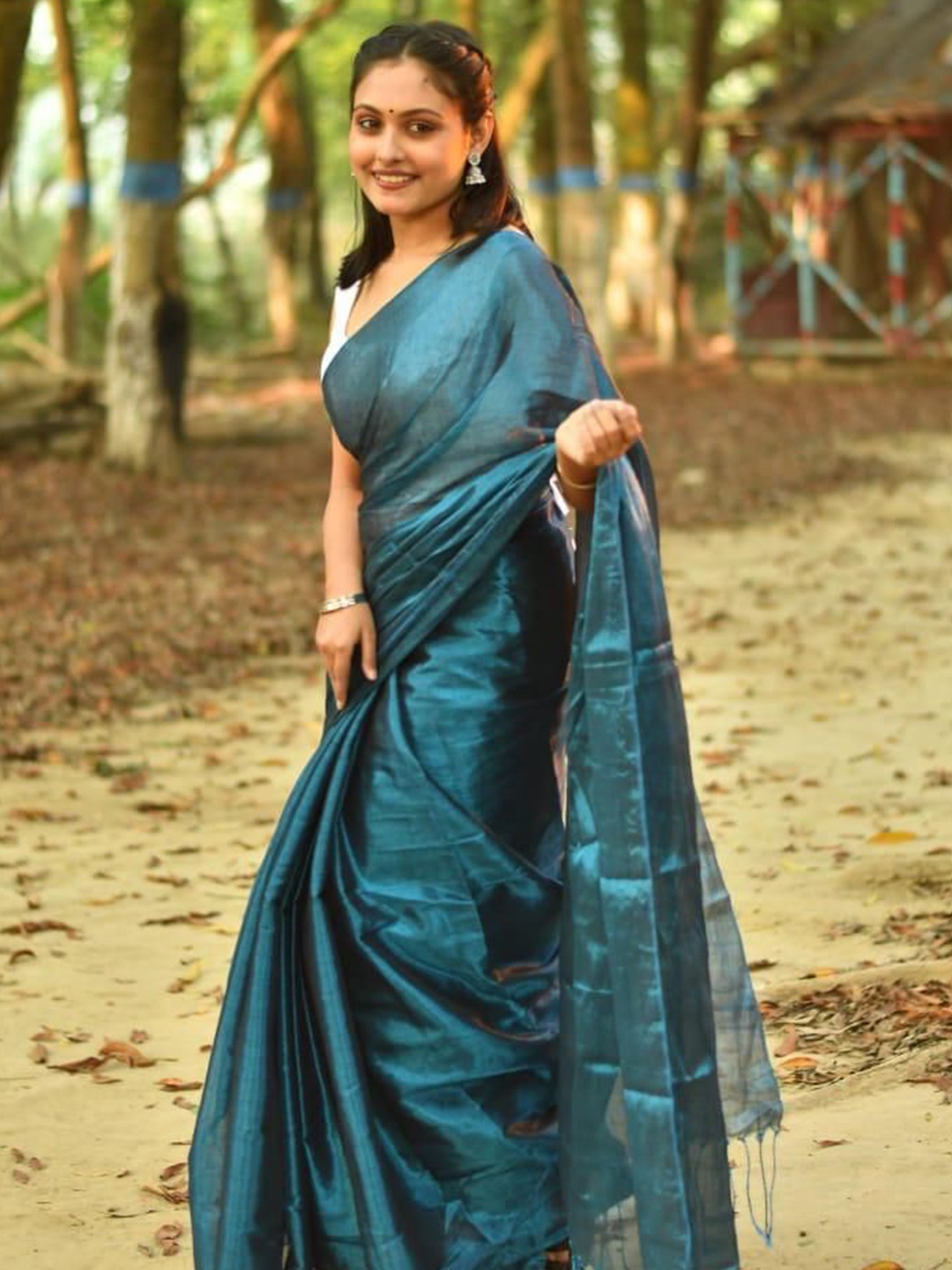 

Ruuprekha Tussar Saree With Stitched Blouse, Blue