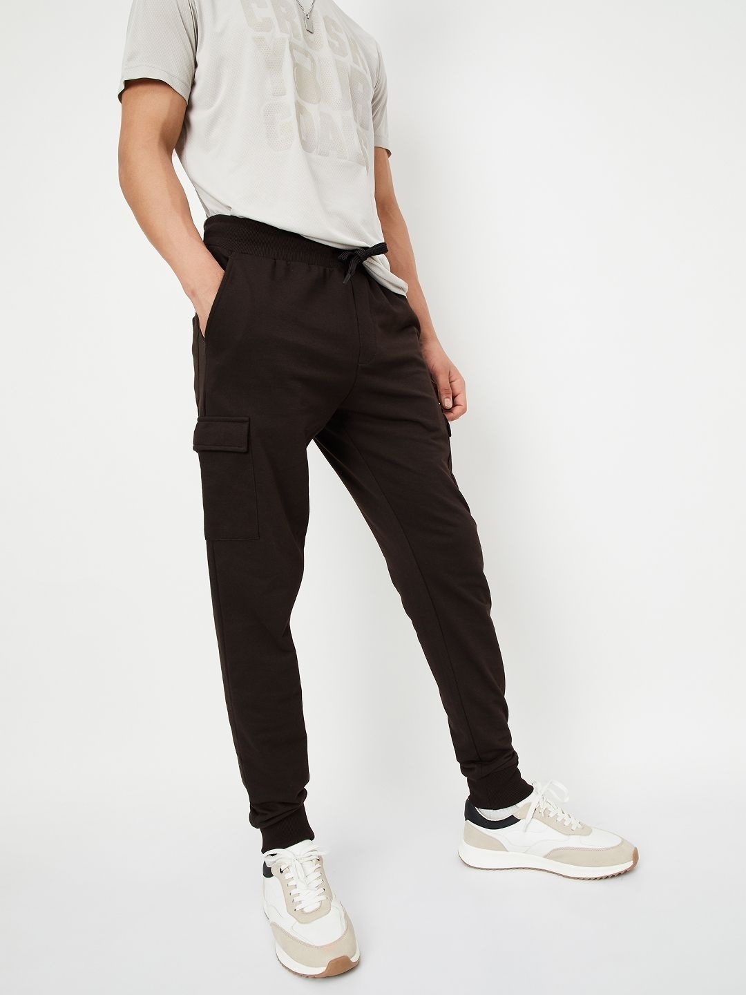 

max Men Mid-Rise Joggers, Brown
